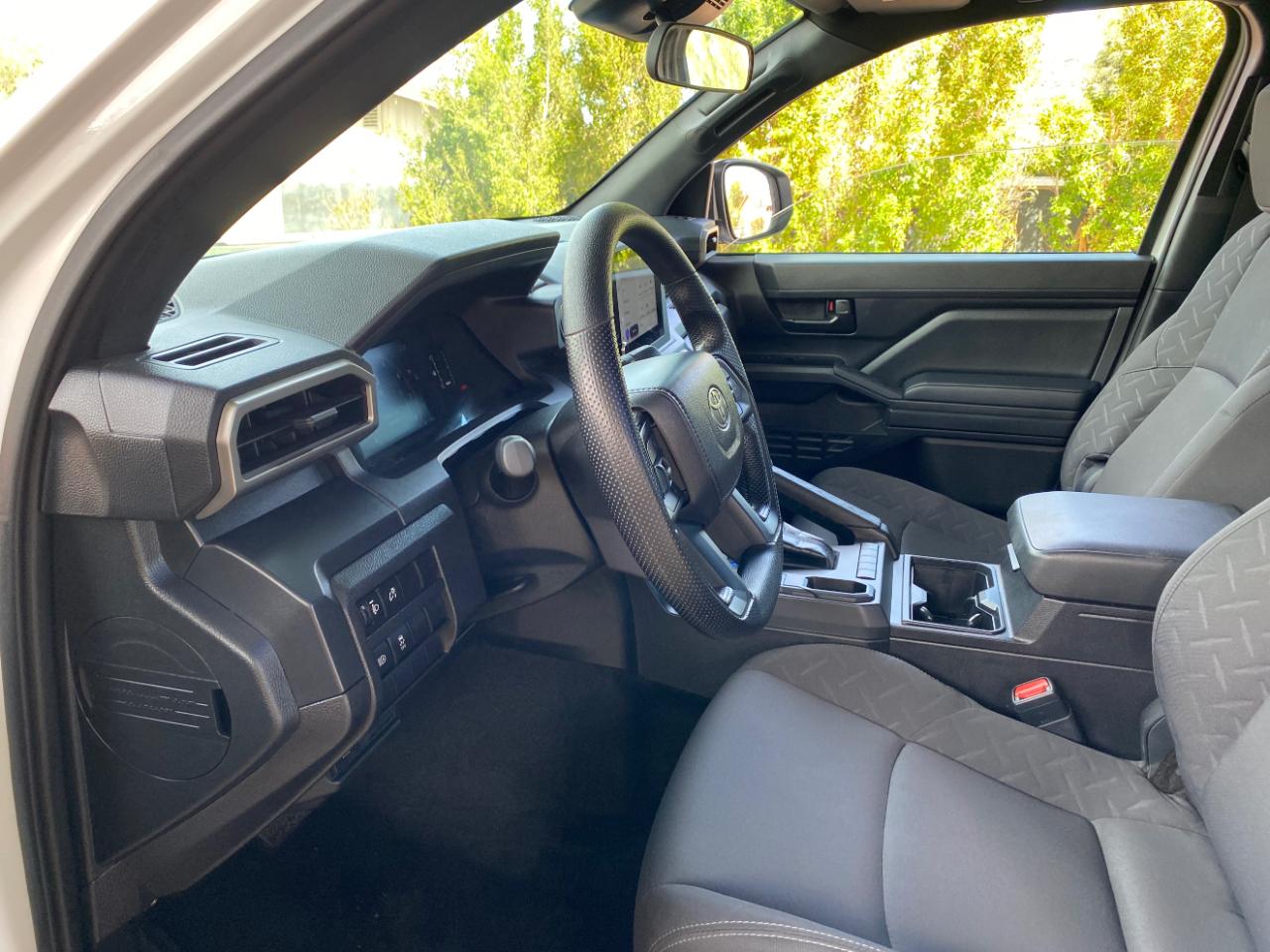 Toyota Tacoma 2WD SR XtraCab 6' Bed AT (Natl) 2026