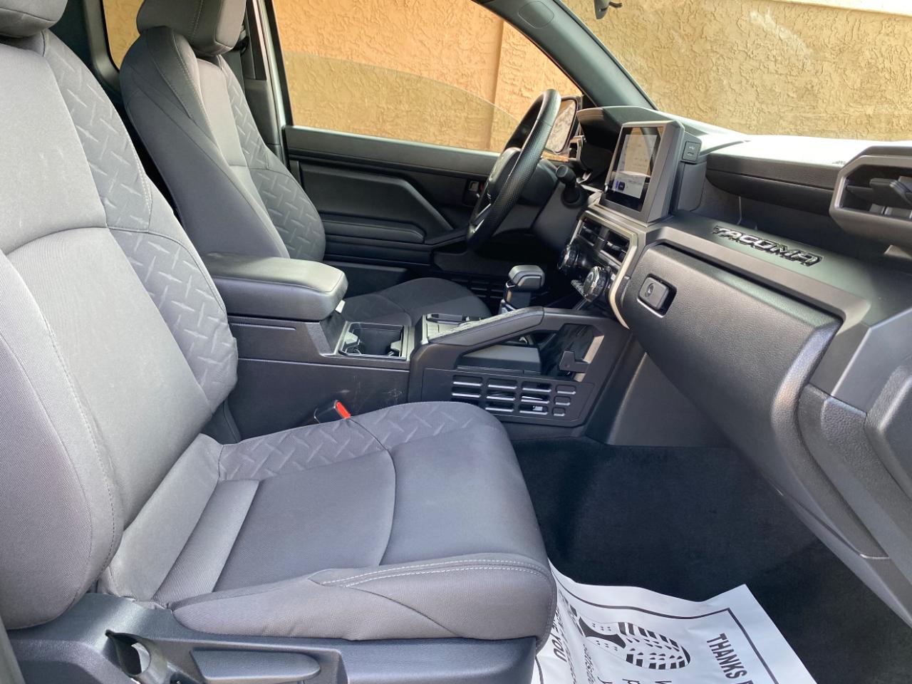 Toyota Tacoma 2WD SR XtraCab 6' Bed AT (Natl) 2026