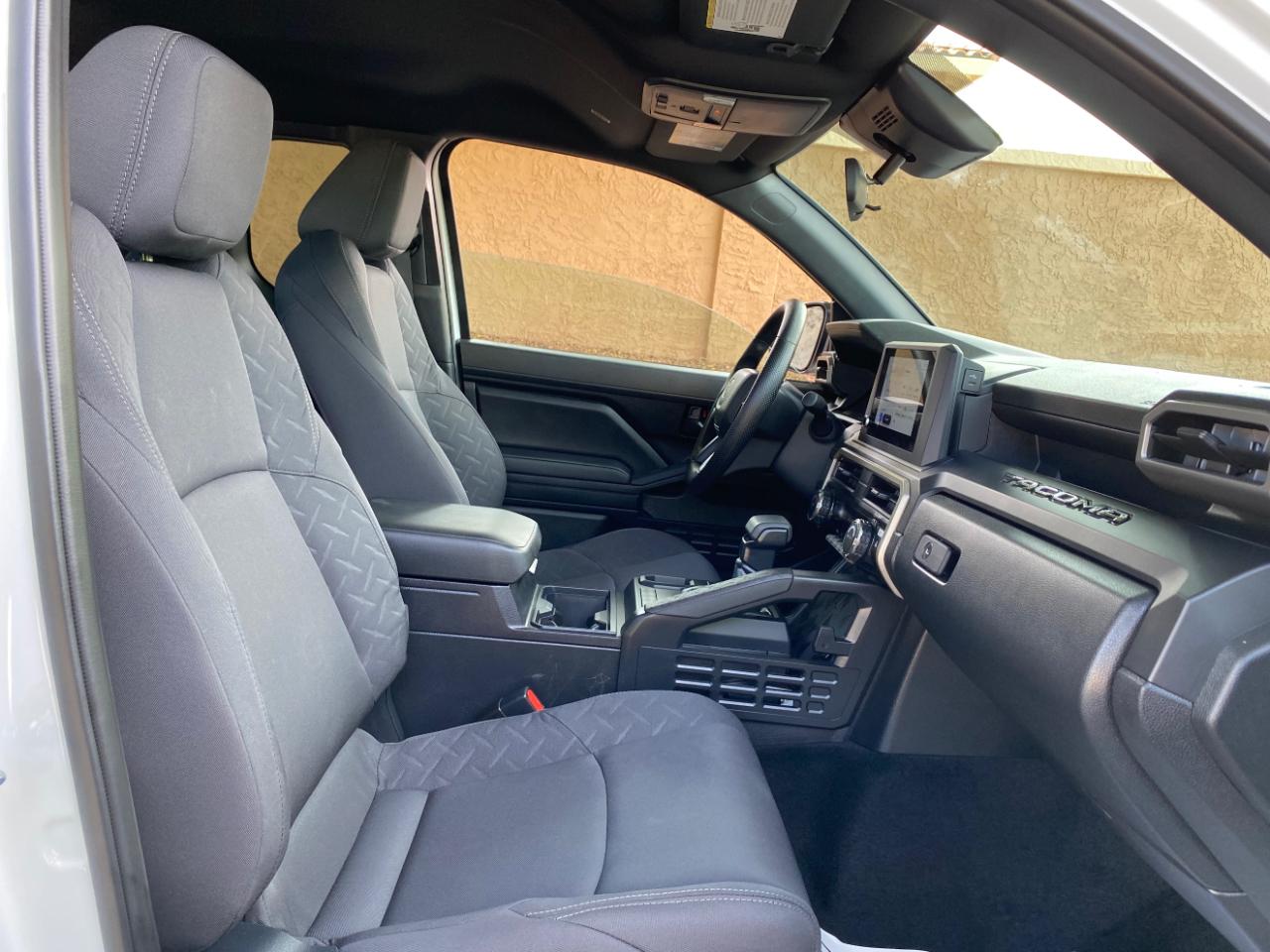 Toyota Tacoma 2WD SR XtraCab 6' Bed AT (Natl) 2026