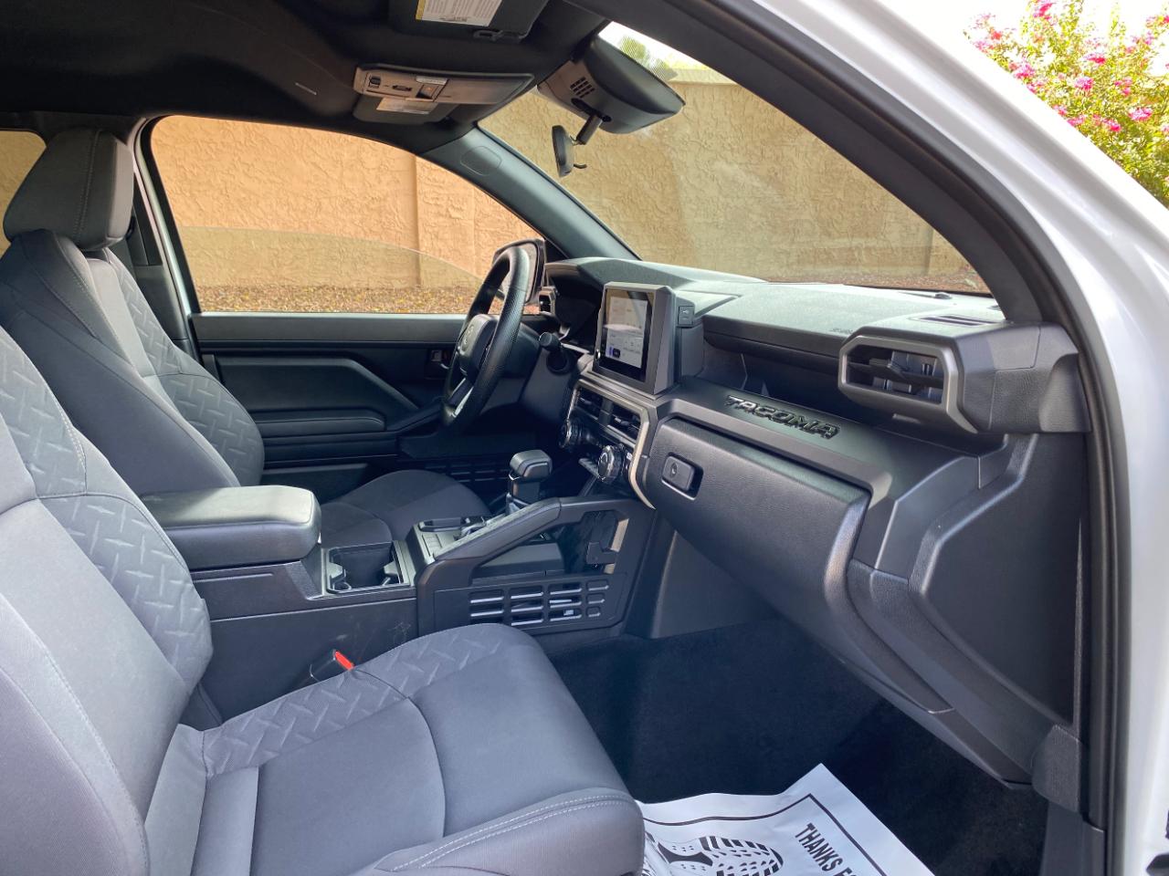 Toyota Tacoma 2WD SR XtraCab 6' Bed AT (Natl) 2026