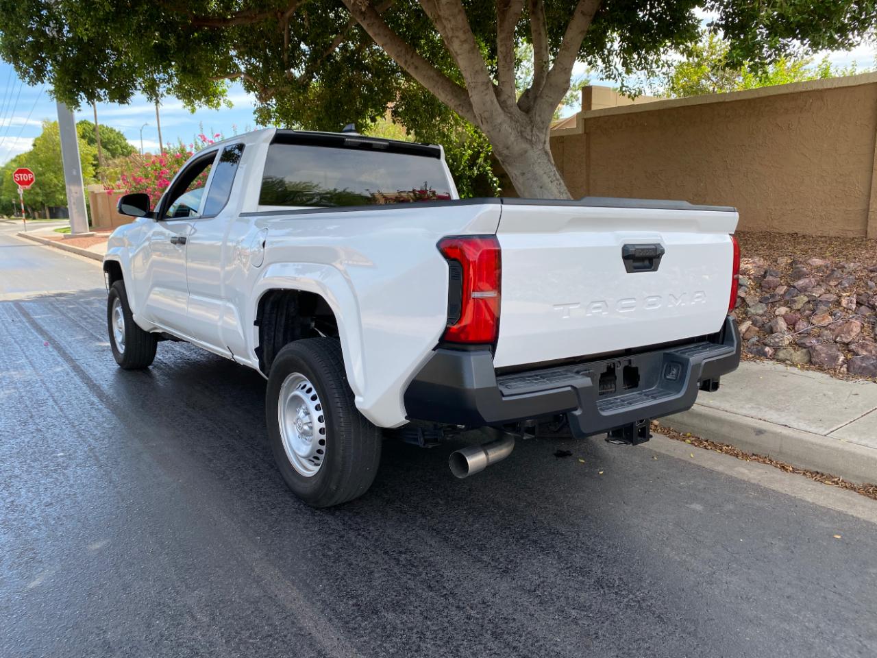 Toyota Tacoma 2WD SR XtraCab 6' Bed AT (Natl) 2026