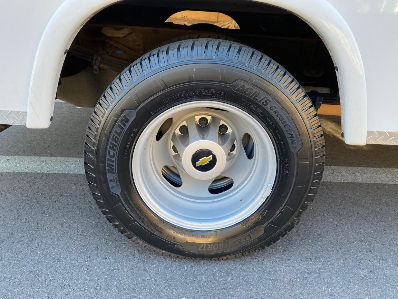 Chevrolet Silverado 3500HD CC 2WD Reg Cab 137.5" WB, 59.06" CA WT 2019