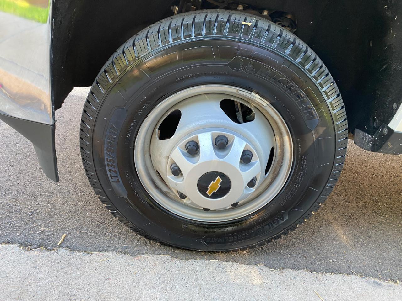 Chevrolet Silverado 3500HD CC 2WD Reg Cab 137.5" WB, 59.06" CA WT 2019