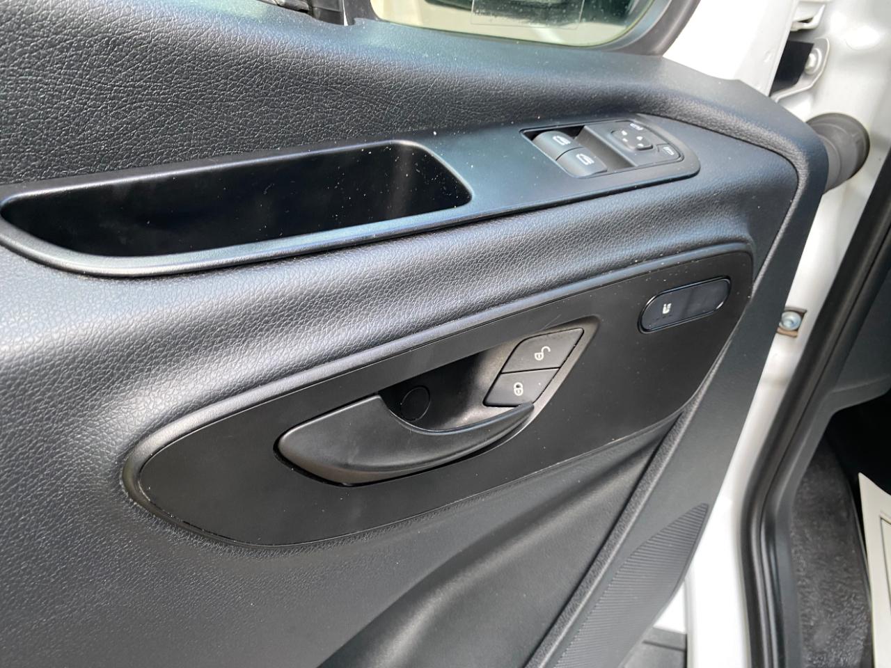Mercedes-Benz Sprinter Passenger Van 2500 Standard Roof I4 Diesel 144" RWD 2024