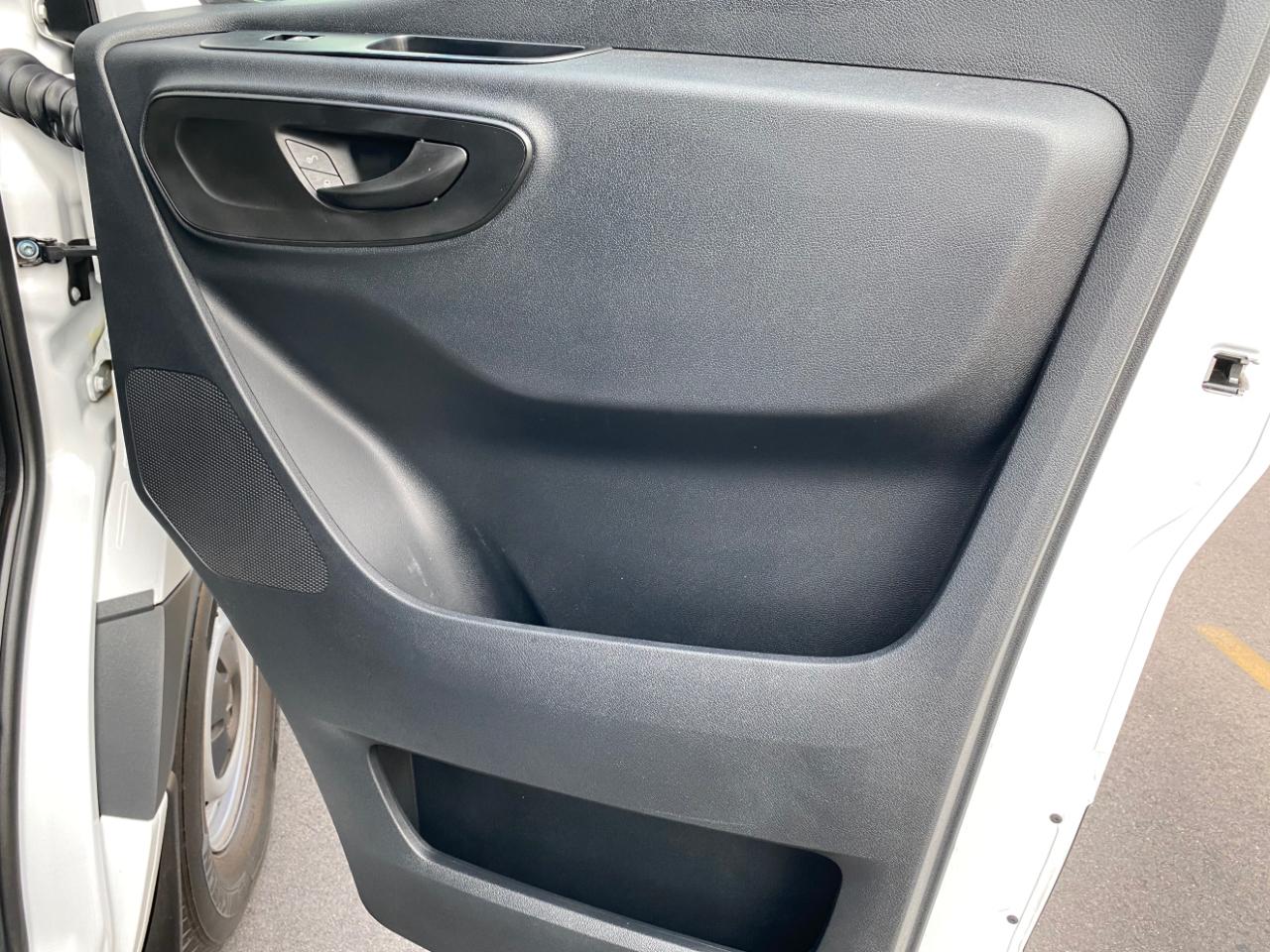 Mercedes-Benz Sprinter Passenger Van 2500 Standard Roof I4 Diesel 144" RWD 2024