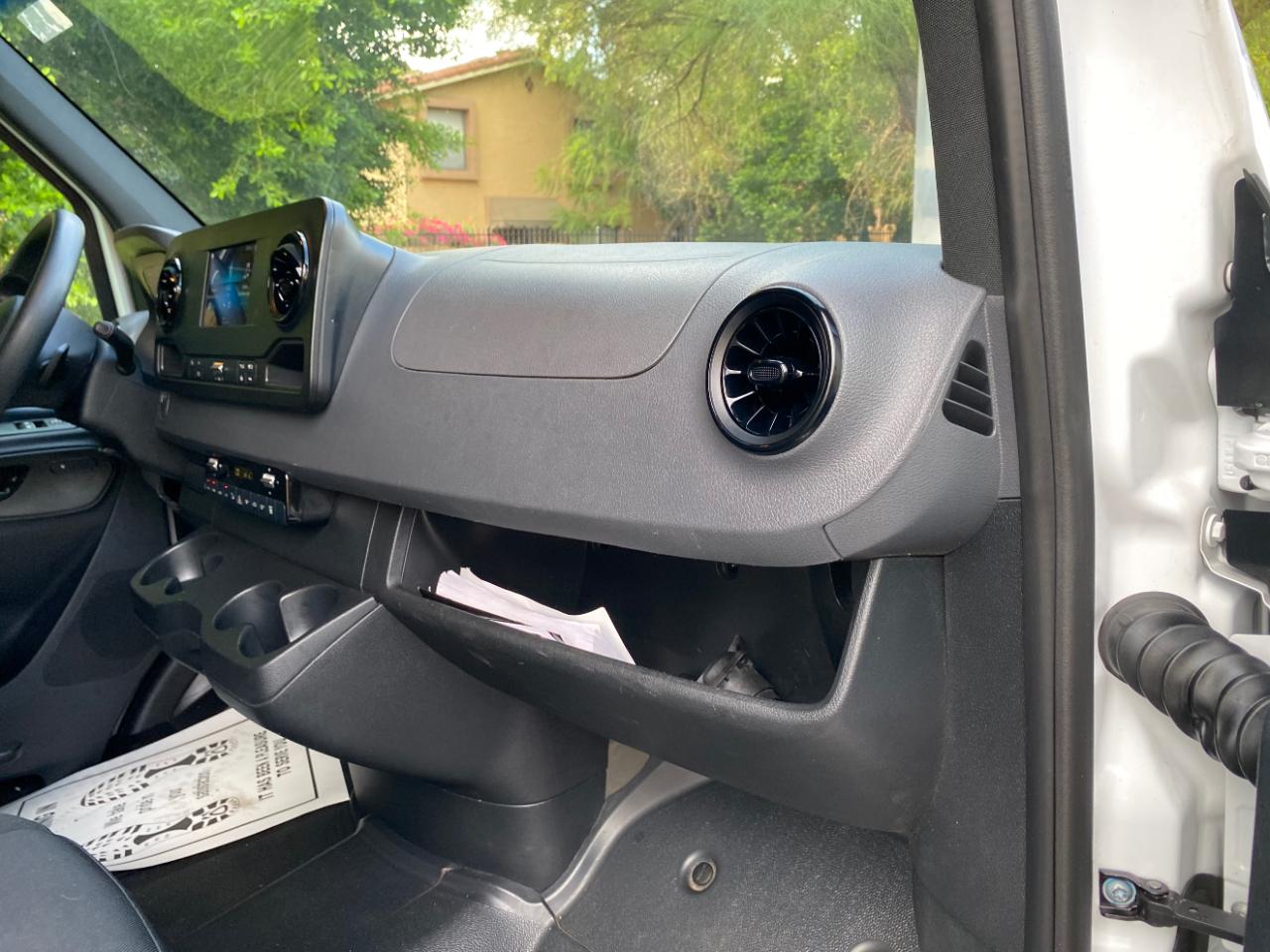 Mercedes-Benz Sprinter Passenger Van 2500 Standard Roof I4 Diesel 144" RWD 2024