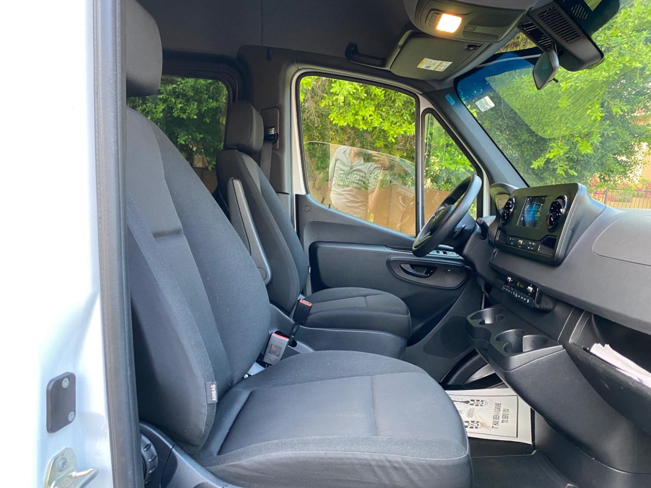 Mercedes-Benz Sprinter Passenger Van 2500 Standard Roof I4 Diesel 144" RWD 2024
