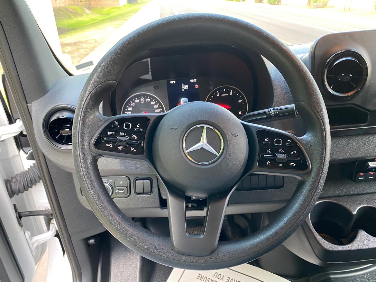 Mercedes-Benz Sprinter Passenger Van 2500 Standard Roof I4 Diesel 144" RWD 2024