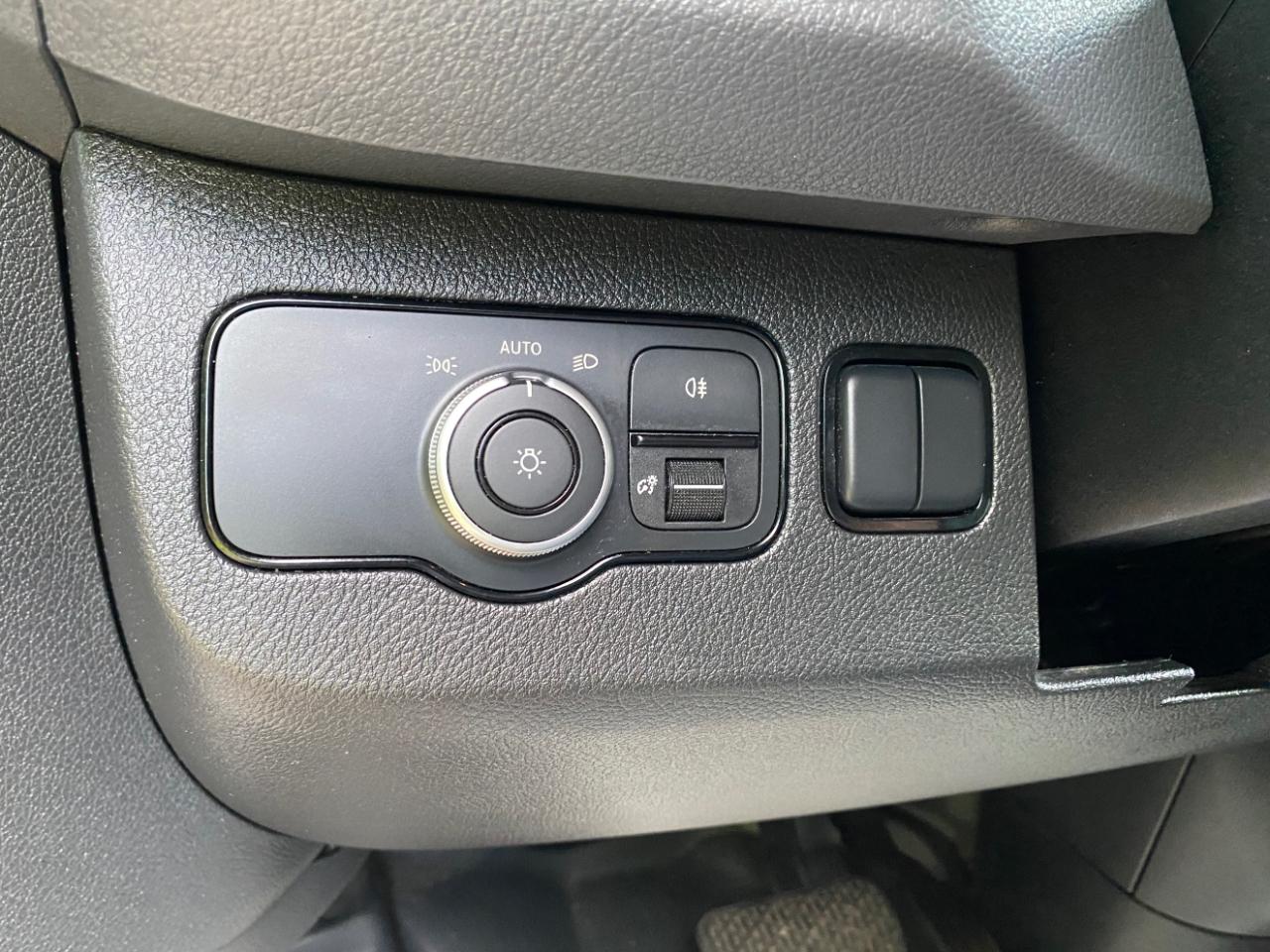 Mercedes-Benz Sprinter Passenger Van 2500 Standard Roof I4 Diesel 144" RWD 2024