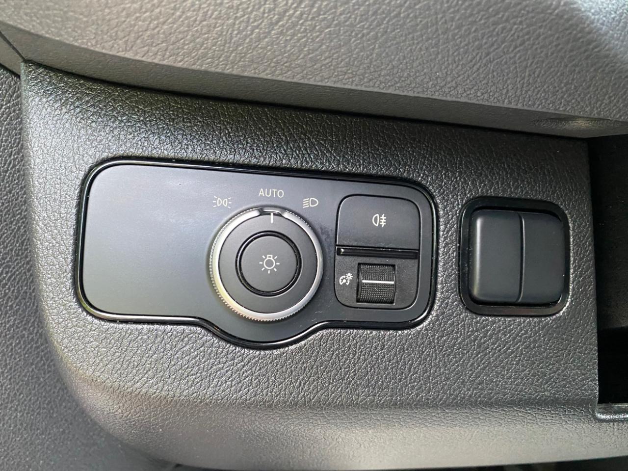 Mercedes-Benz Sprinter Passenger Van 2500 Standard Roof I4 Diesel 144" RWD 2024