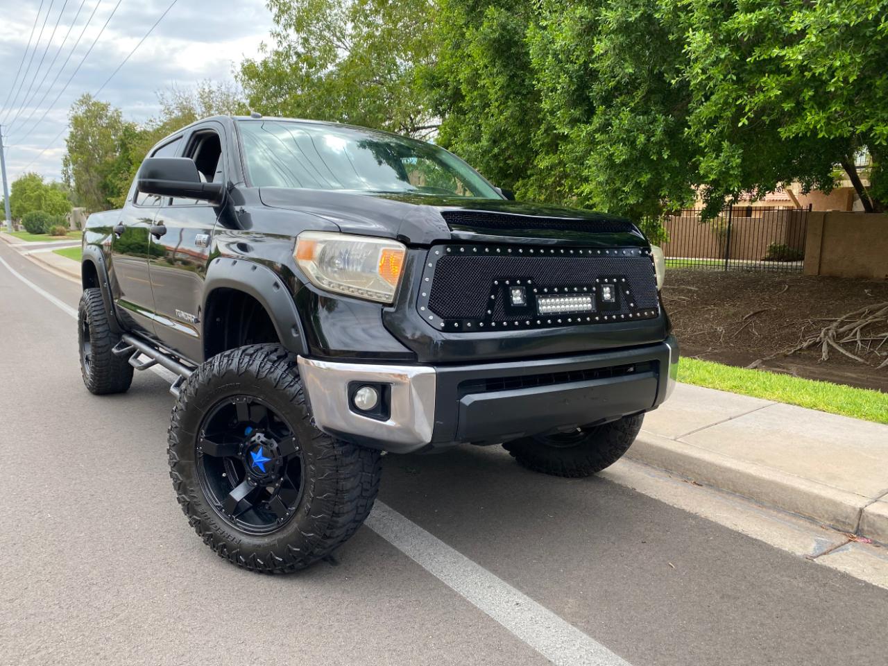 Toyota Tundra 2WD Truck CrewMax 5.7L V8 6-Spd AT SR5 (Natl) 2014