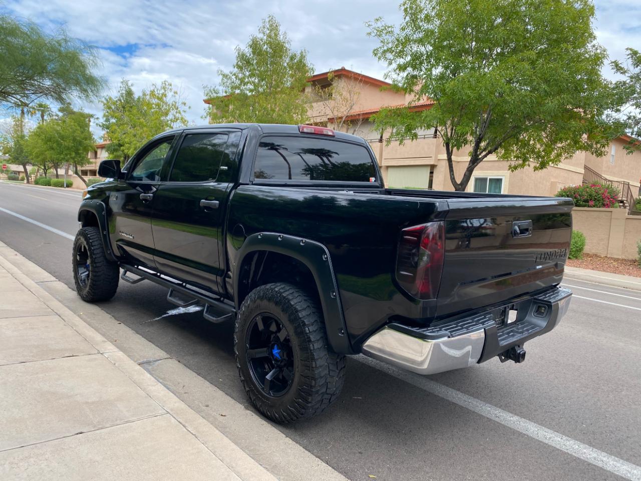 Toyota Tundra 2WD Truck CrewMax 5.7L V8 6-Spd AT SR5 (Natl) 2014