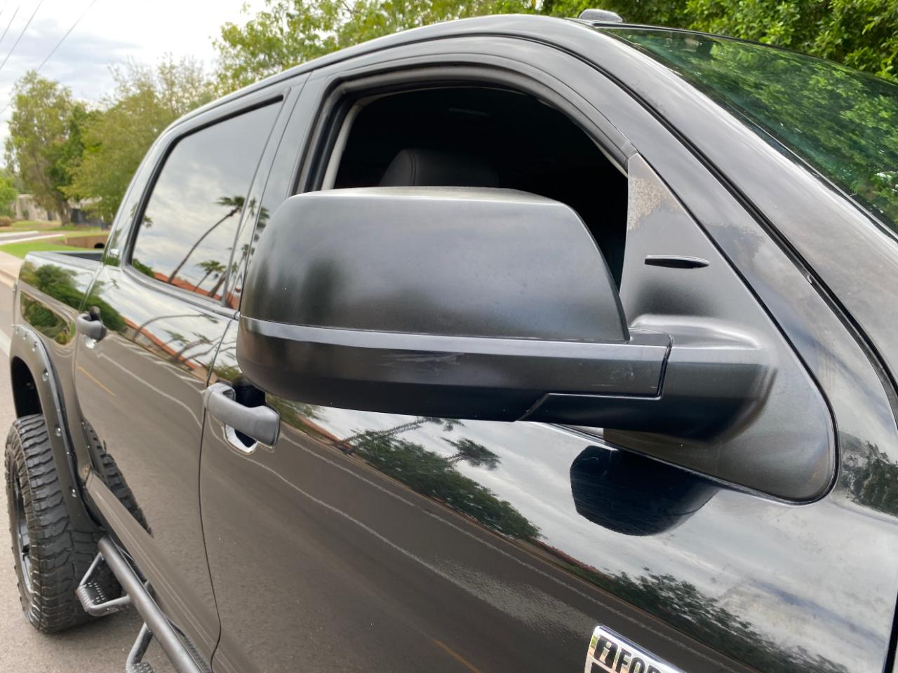 Toyota Tundra 2WD Truck CrewMax 5.7L V8 6-Spd AT SR5 (Natl) 2014