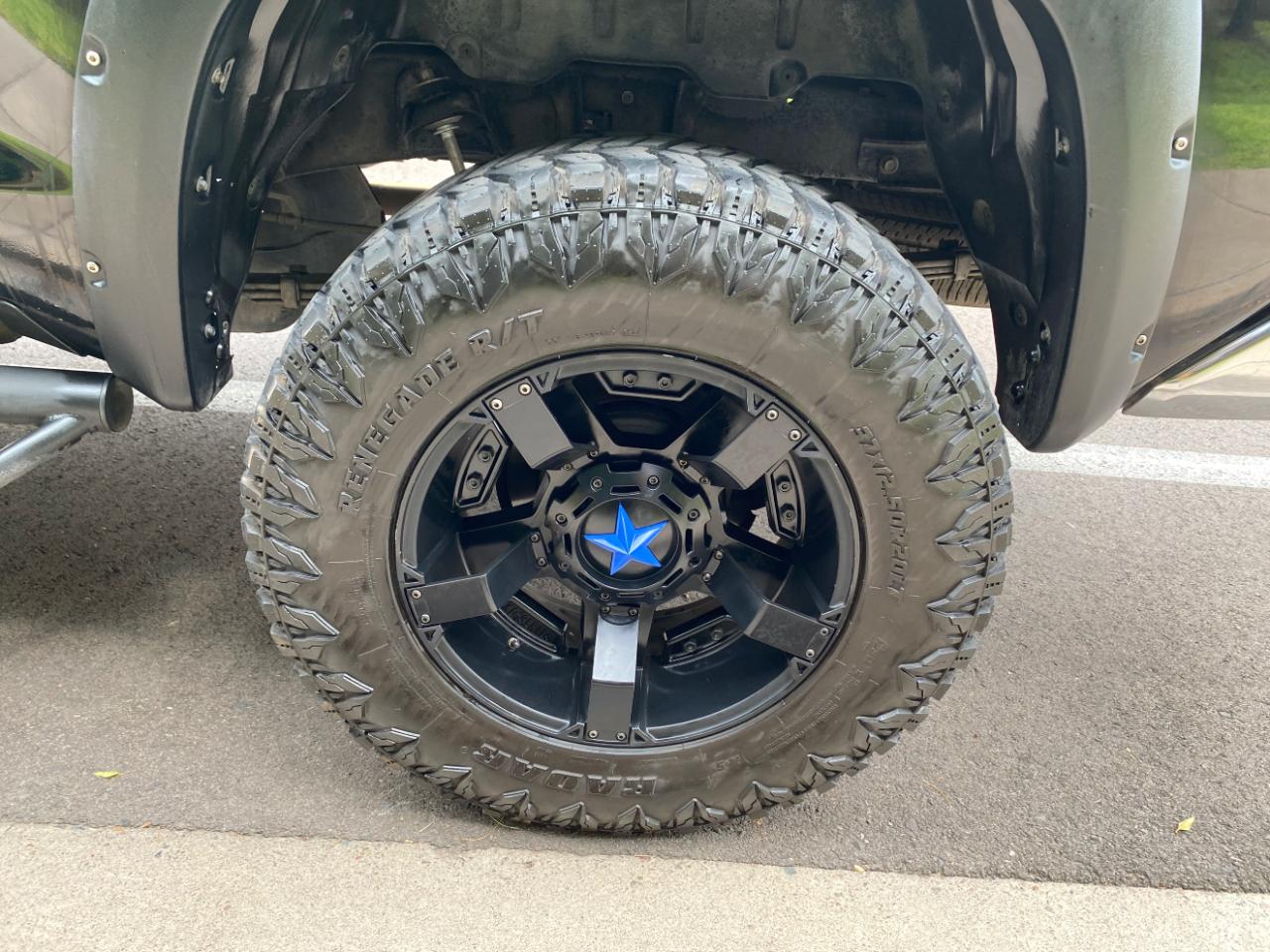 Toyota Tundra 2WD Truck CrewMax 5.7L V8 6-Spd AT SR5 (Natl) 2014