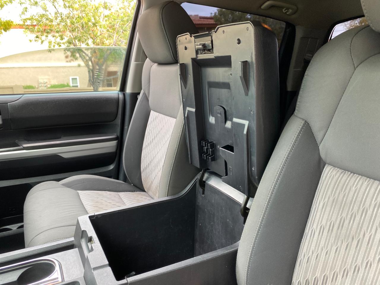 Toyota Tundra 2WD Truck CrewMax 5.7L V8 6-Spd AT SR5 (Natl) 2014