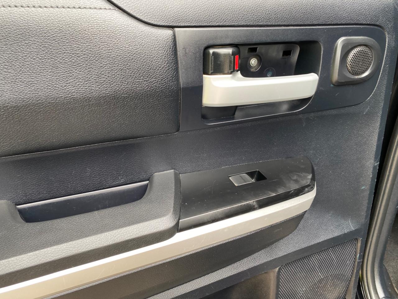 Toyota Tundra 2WD Truck CrewMax 5.7L V8 6-Spd AT SR5 (Natl) 2014