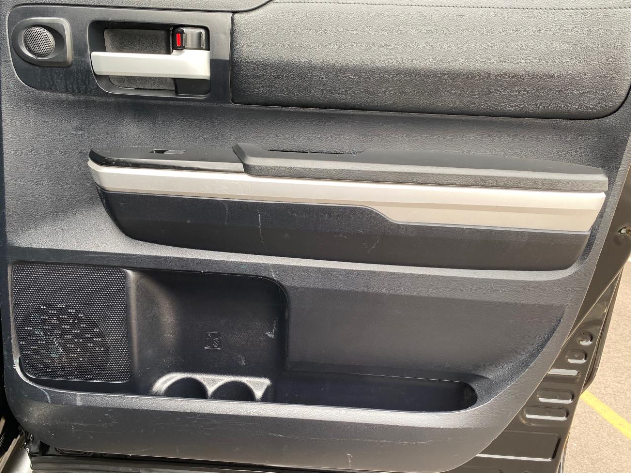 Toyota Tundra 2WD Truck CrewMax 5.7L V8 6-Spd AT SR5 (Natl) 2014