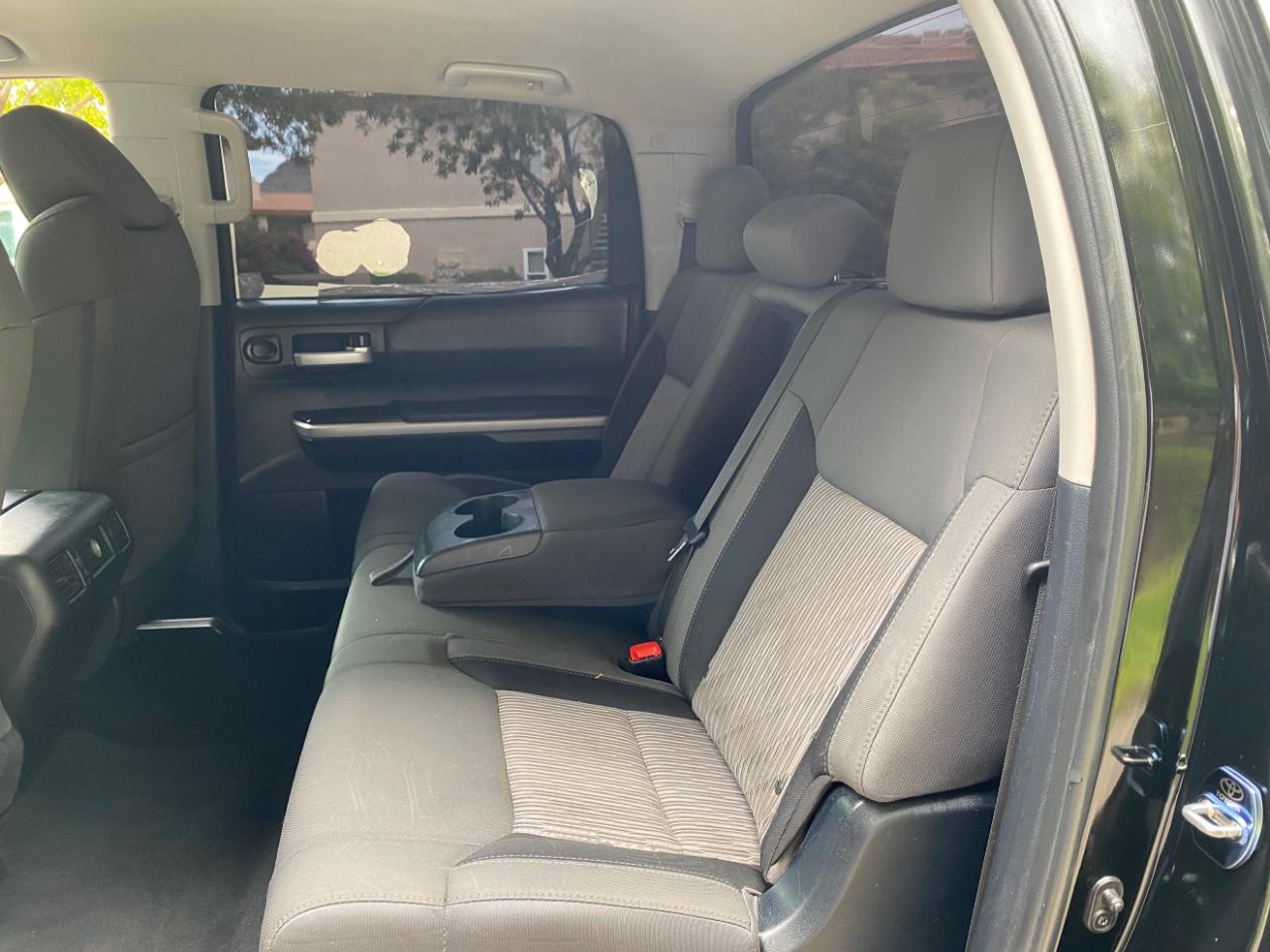 Toyota Tundra 2WD Truck CrewMax 5.7L V8 6-Spd AT SR5 (Natl) 2014