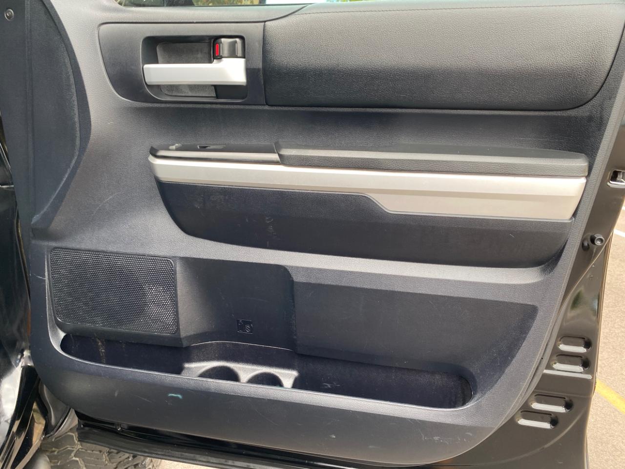Toyota Tundra 2WD Truck CrewMax 5.7L V8 6-Spd AT SR5 (Natl) 2014