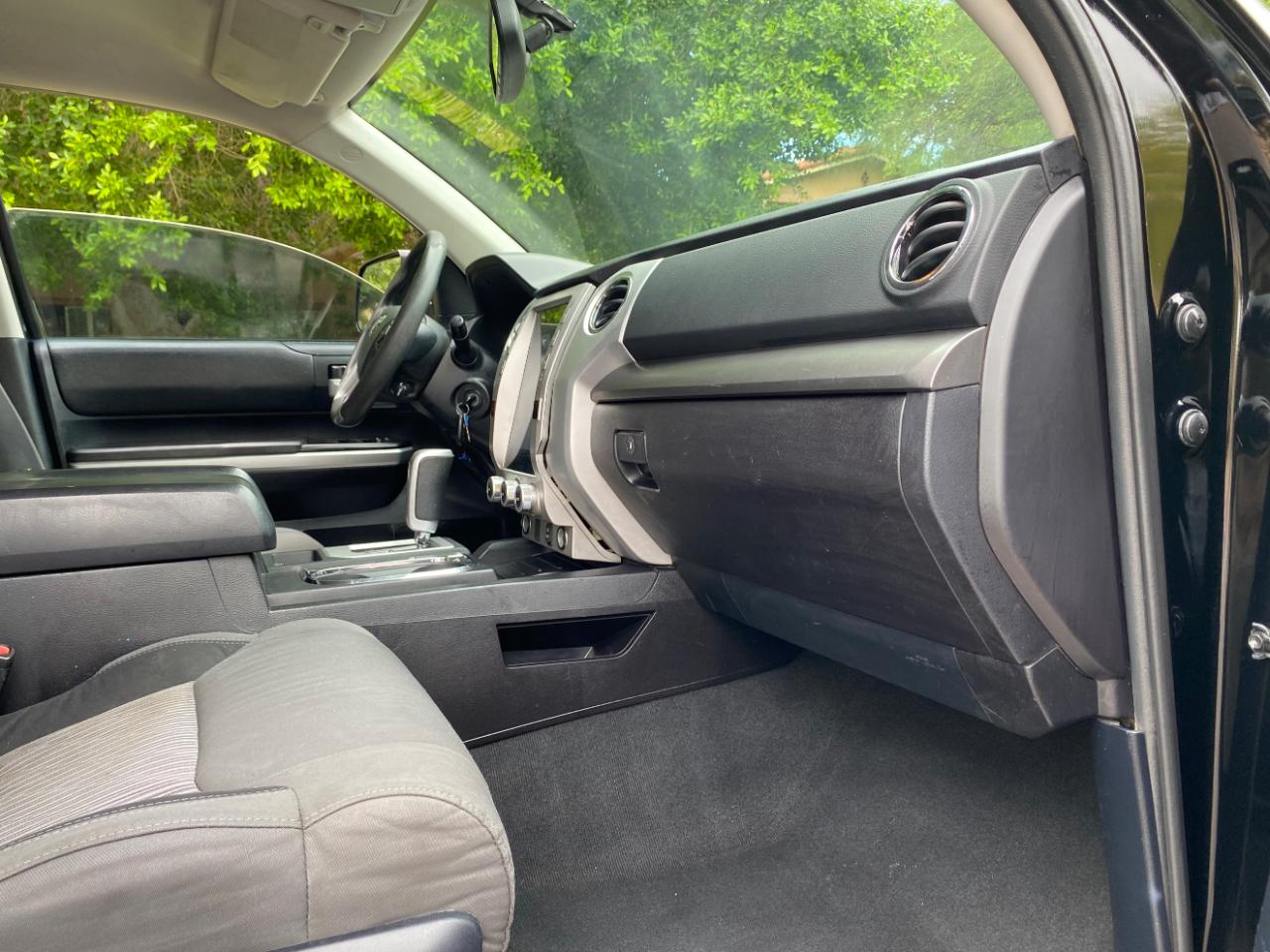Toyota Tundra 2WD Truck CrewMax 5.7L V8 6-Spd AT SR5 (Natl) 2014