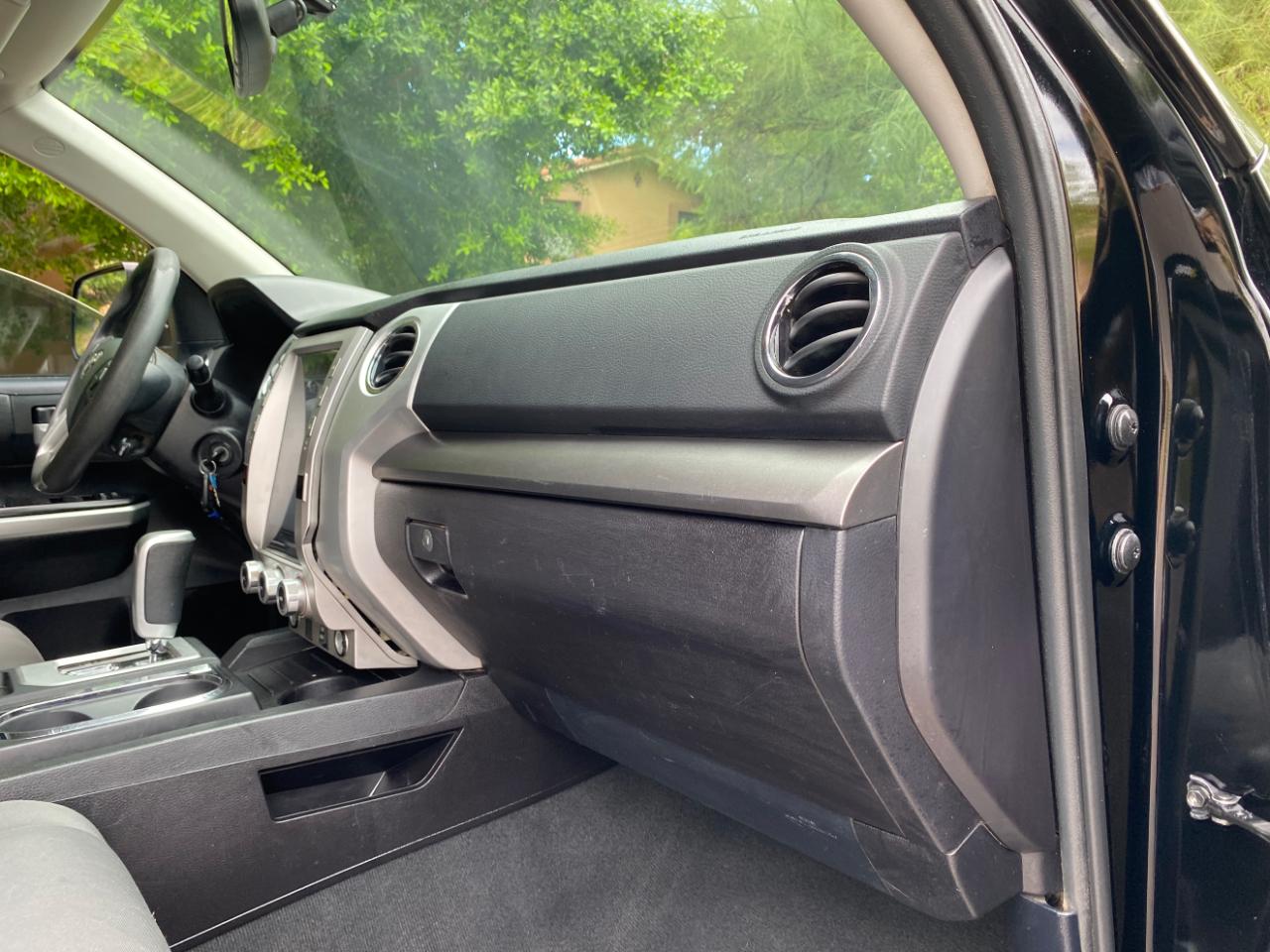 Toyota Tundra 2WD Truck CrewMax 5.7L V8 6-Spd AT SR5 (Natl) 2014