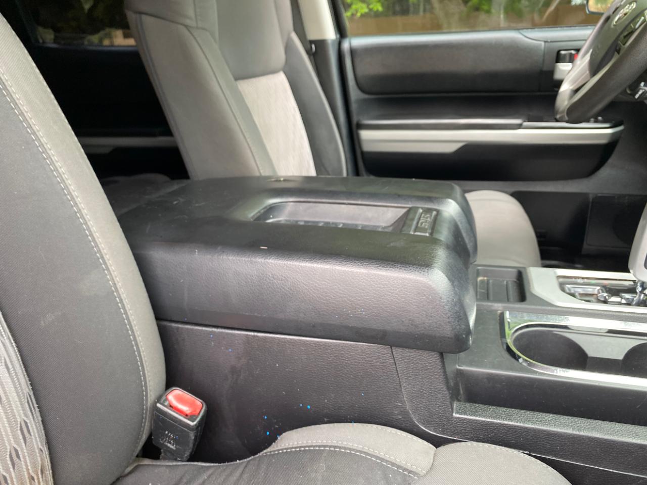 Toyota Tundra 2WD Truck CrewMax 5.7L V8 6-Spd AT SR5 (Natl) 2014