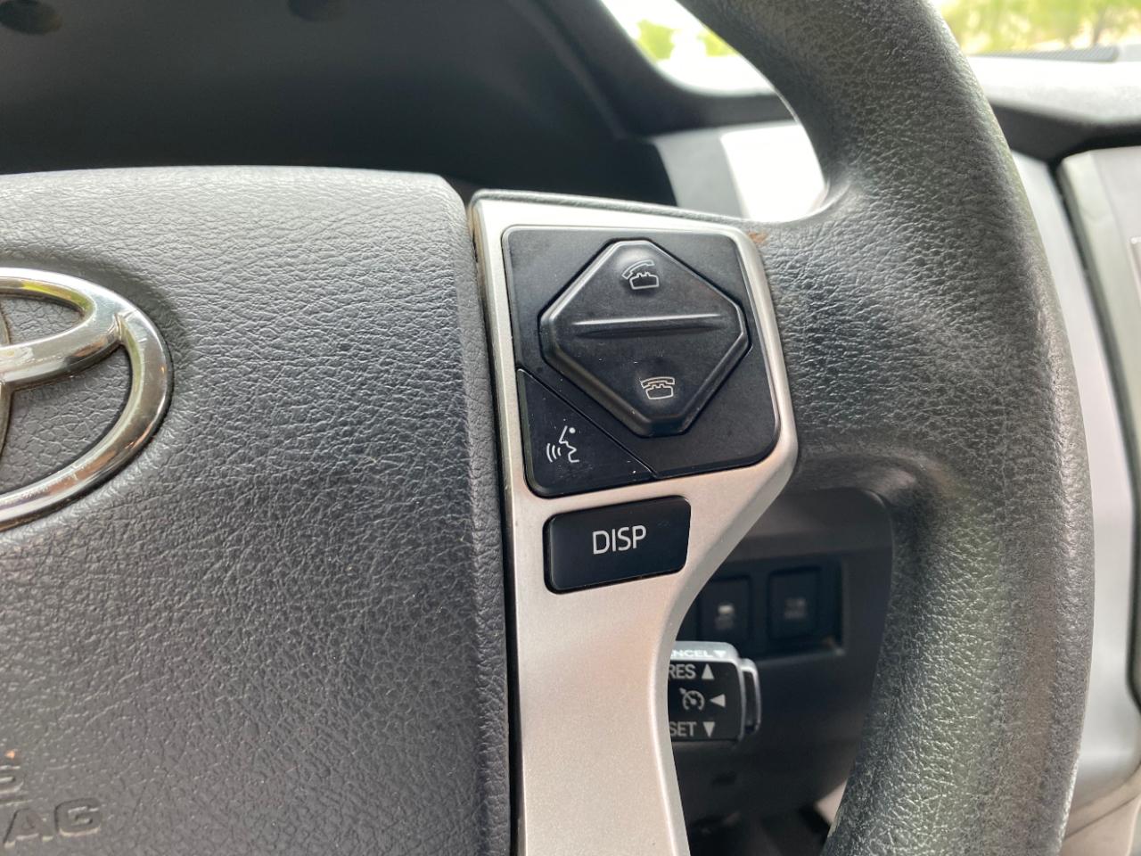 Toyota Tundra 2WD Truck CrewMax 5.7L V8 6-Spd AT SR5 (Natl) 2014