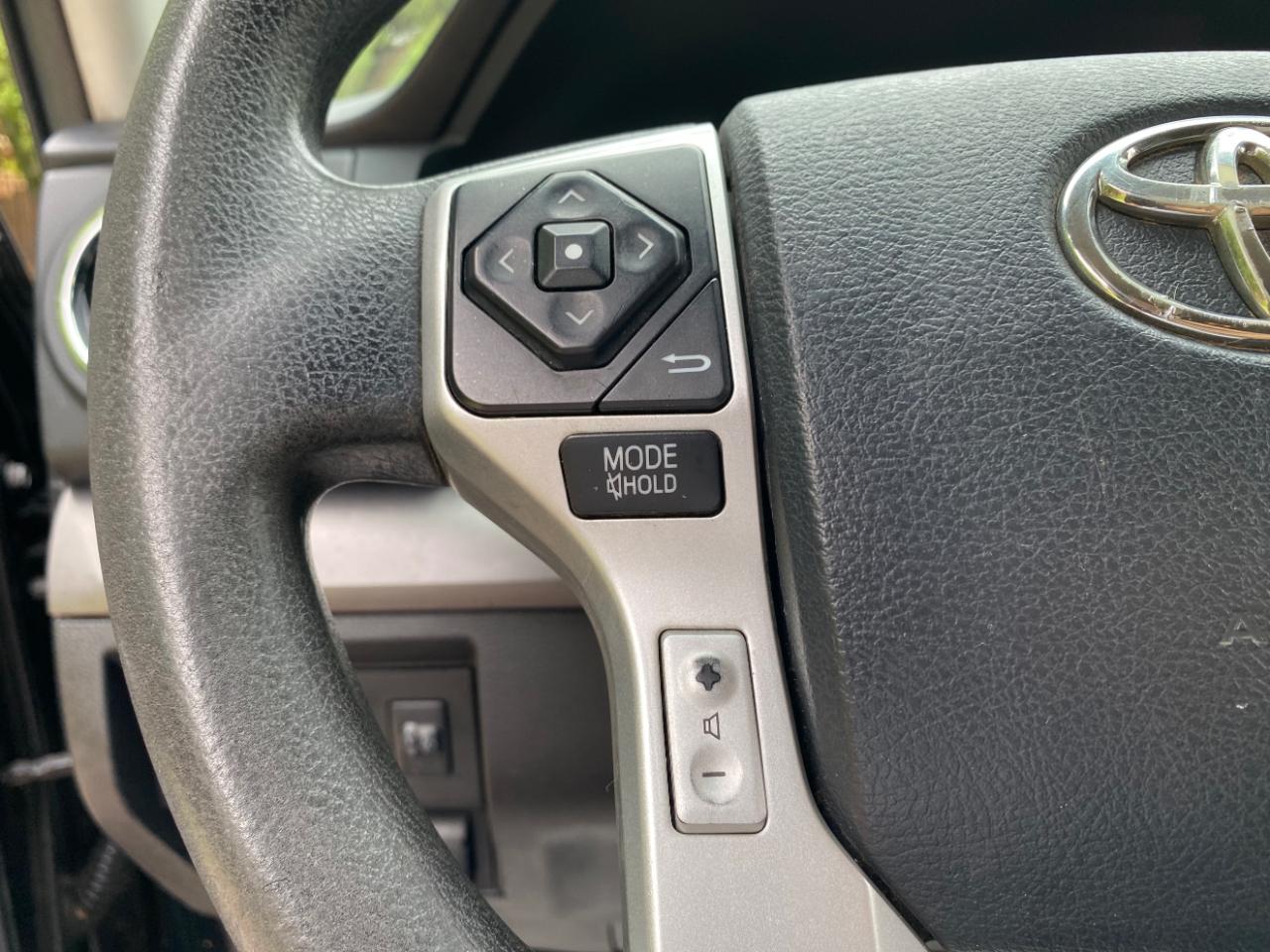 Toyota Tundra 2WD Truck CrewMax 5.7L V8 6-Spd AT SR5 (Natl) 2014
