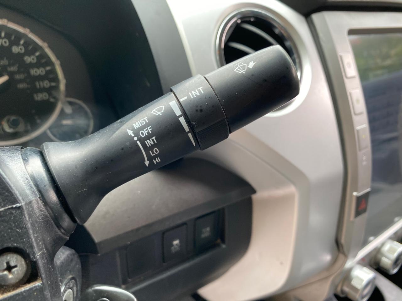 Toyota Tundra 2WD Truck CrewMax 5.7L V8 6-Spd AT SR5 (Natl) 2014
