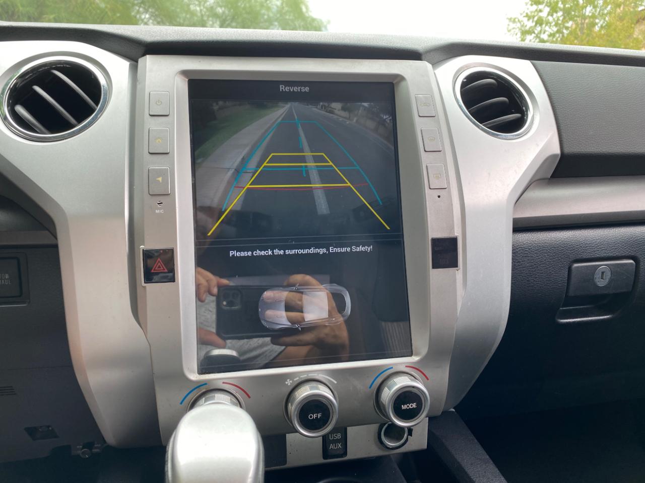 Toyota Tundra 2WD Truck CrewMax 5.7L V8 6-Spd AT SR5 (Natl) 2014