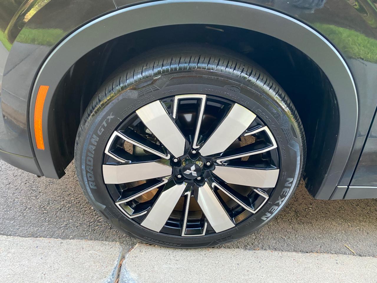 Mitsubishi Outlander SE FWD 2025