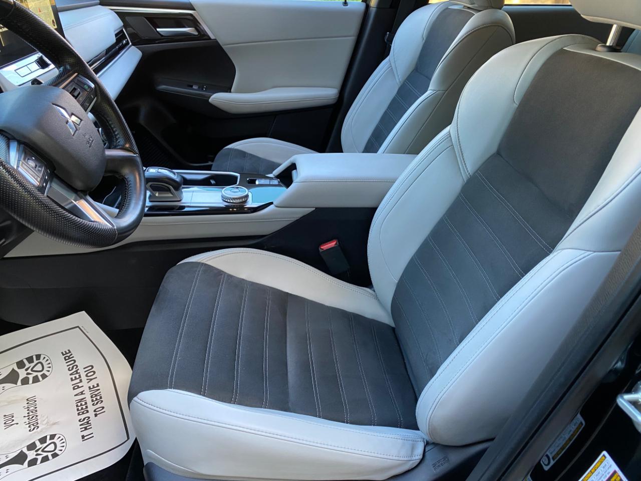 Mitsubishi Outlander SE FWD 2025