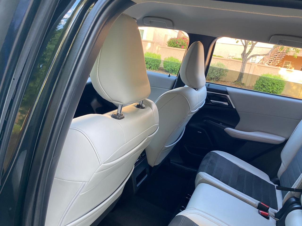 Mitsubishi Outlander SE FWD 2025