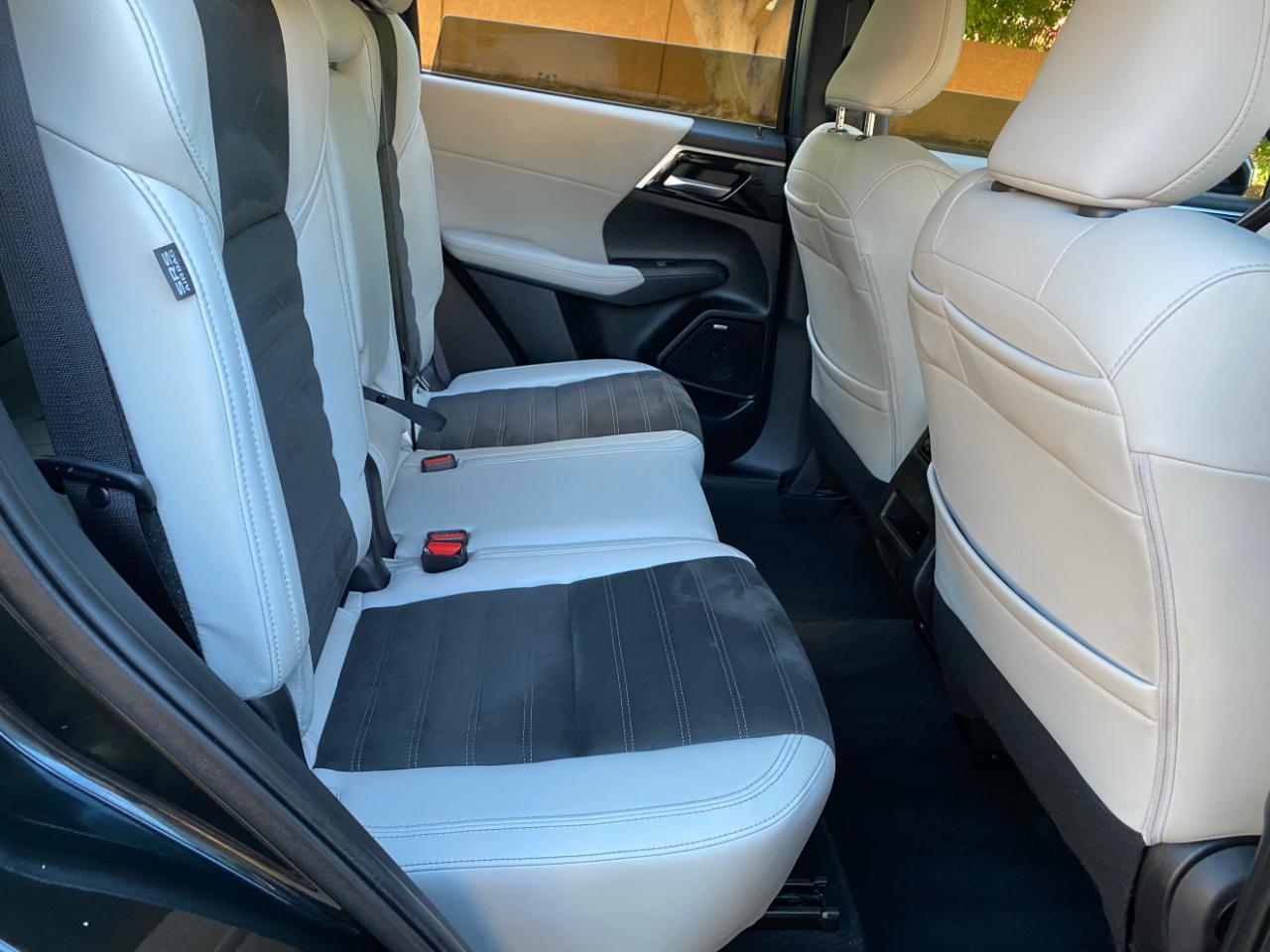 Mitsubishi Outlander SE FWD 2025