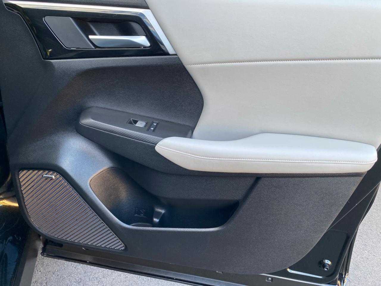 Mitsubishi Outlander SE FWD 2025