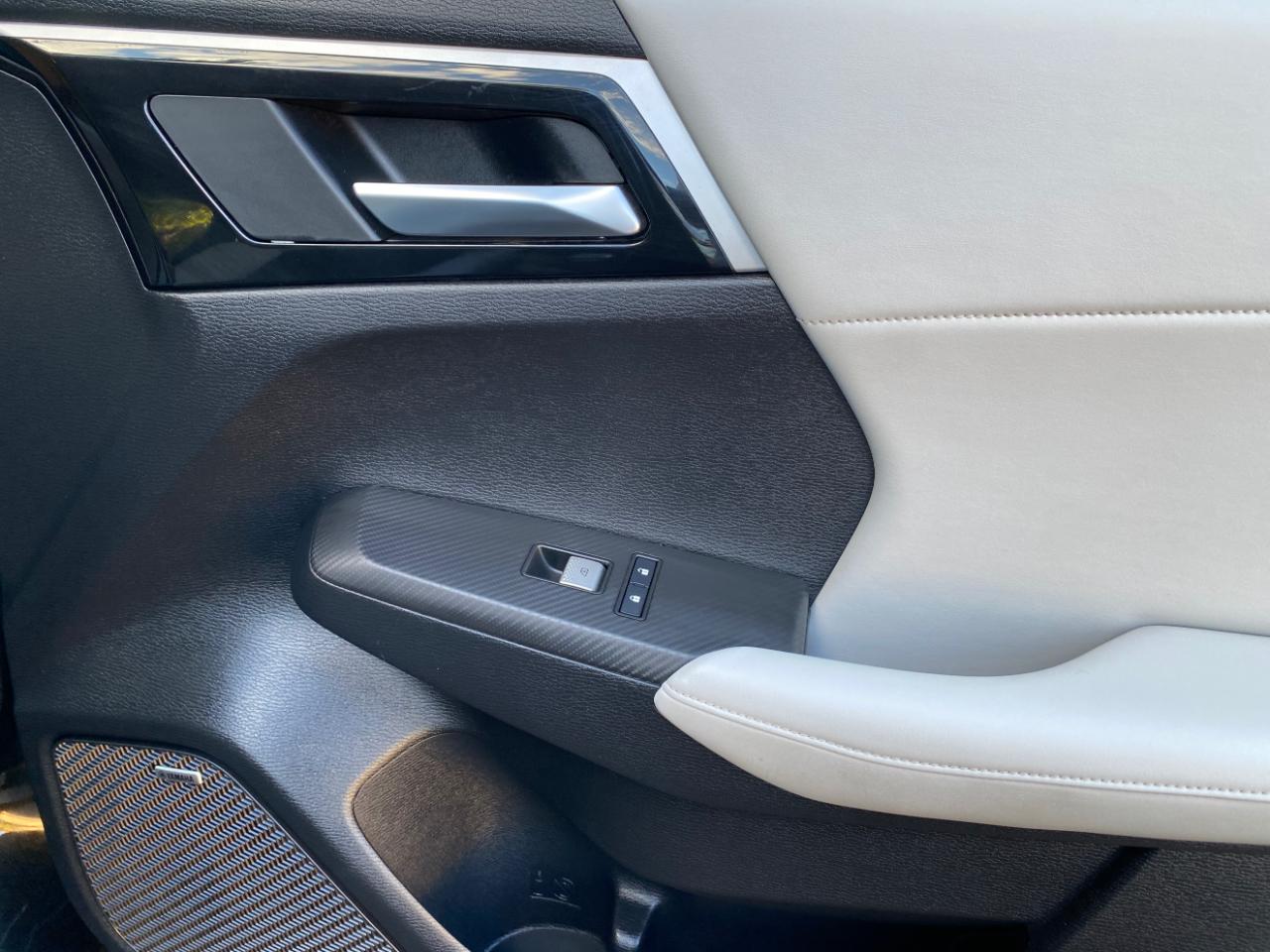 Mitsubishi Outlander SE FWD 2025