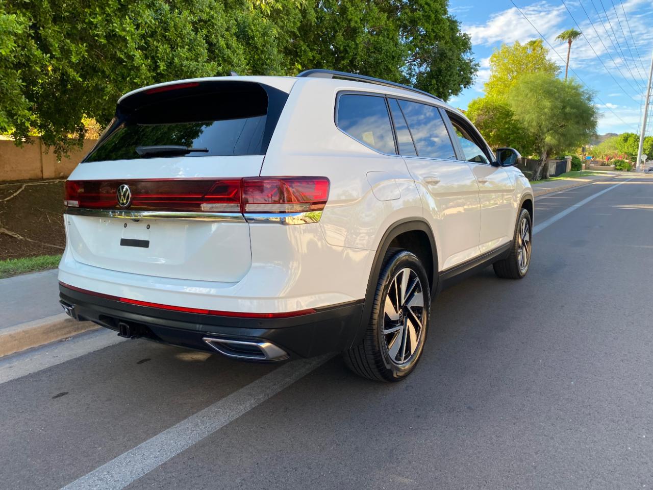 Volkswagen Atlas 2.0T SE w/Technology FWD 2025