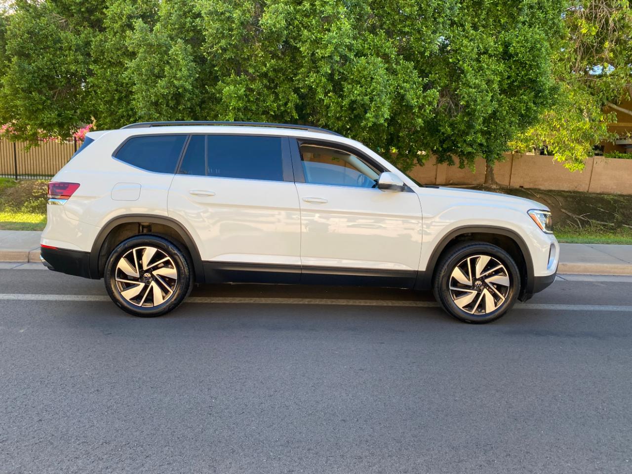 Volkswagen Atlas 2.0T SE w/Technology FWD 2025