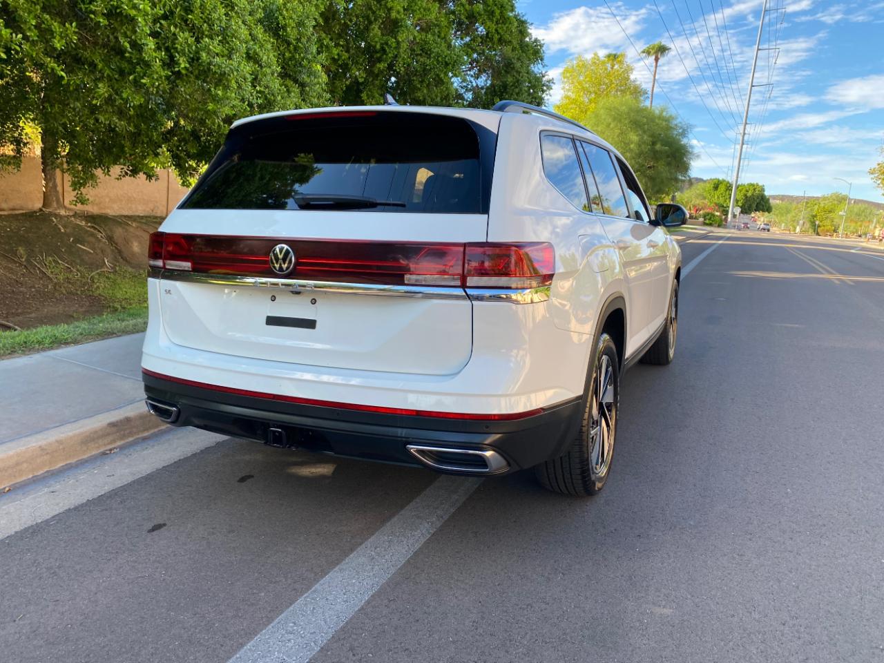 Volkswagen Atlas 2.0T SE w/Technology FWD 2025