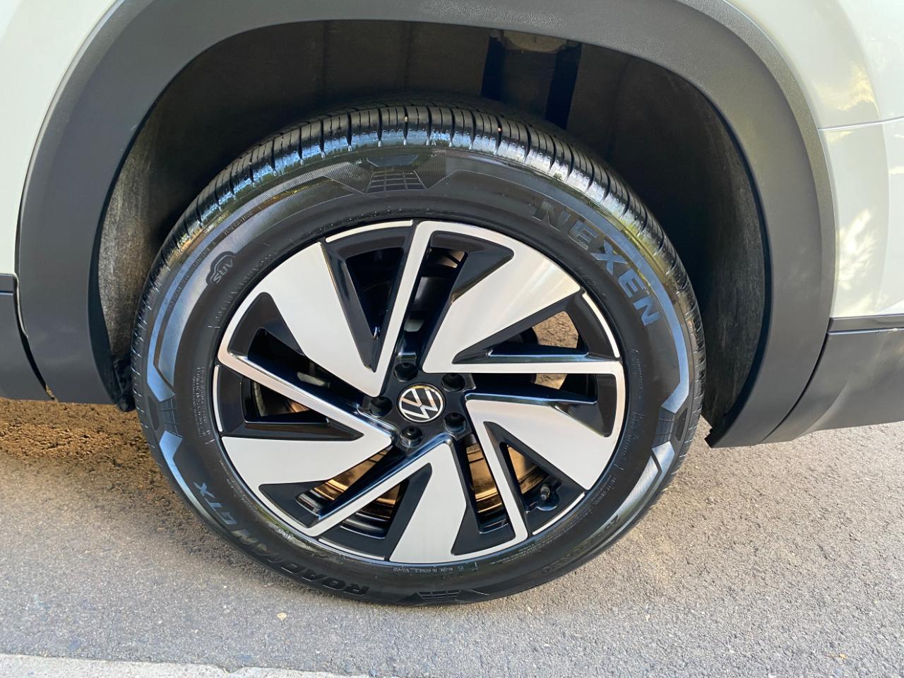Volkswagen Atlas 2.0T SE w/Technology FWD 2025