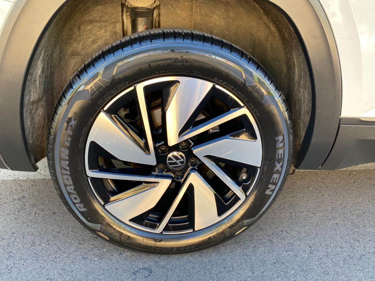 Volkswagen Atlas 2.0T SE w/Technology FWD 2025