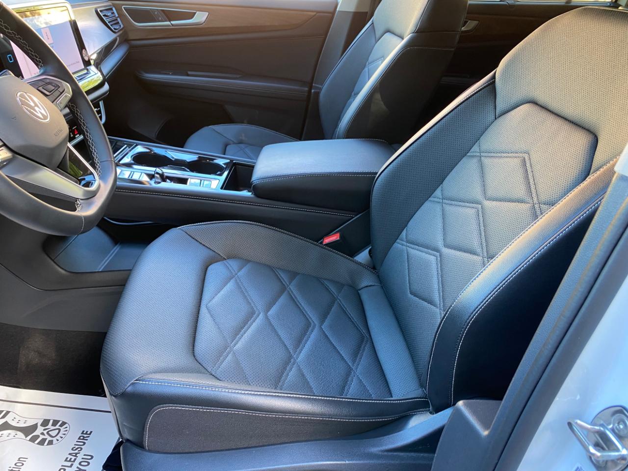 Volkswagen Atlas 2.0T SE w/Technology FWD 2025