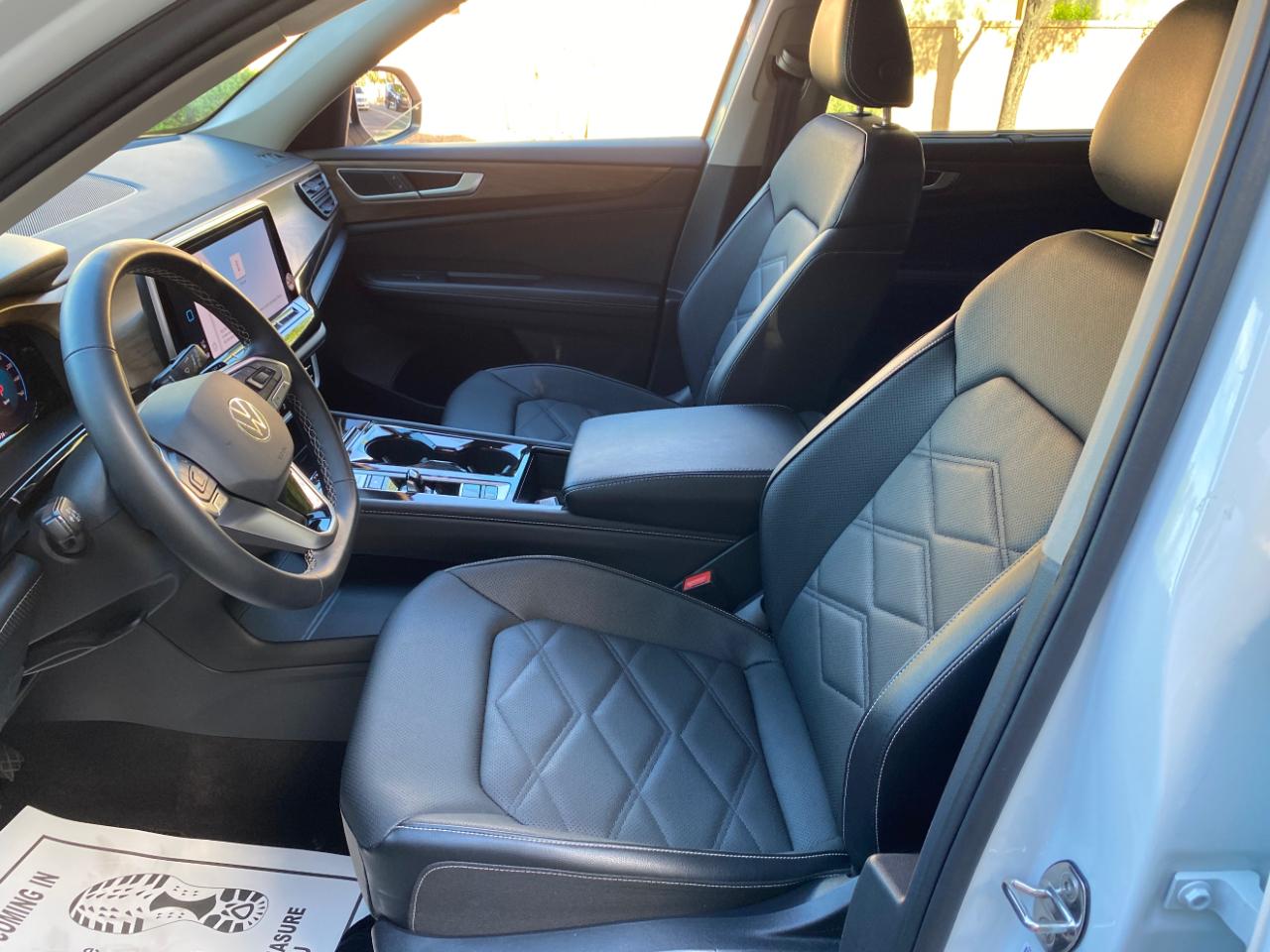 Volkswagen Atlas 2.0T SE w/Technology FWD 2025