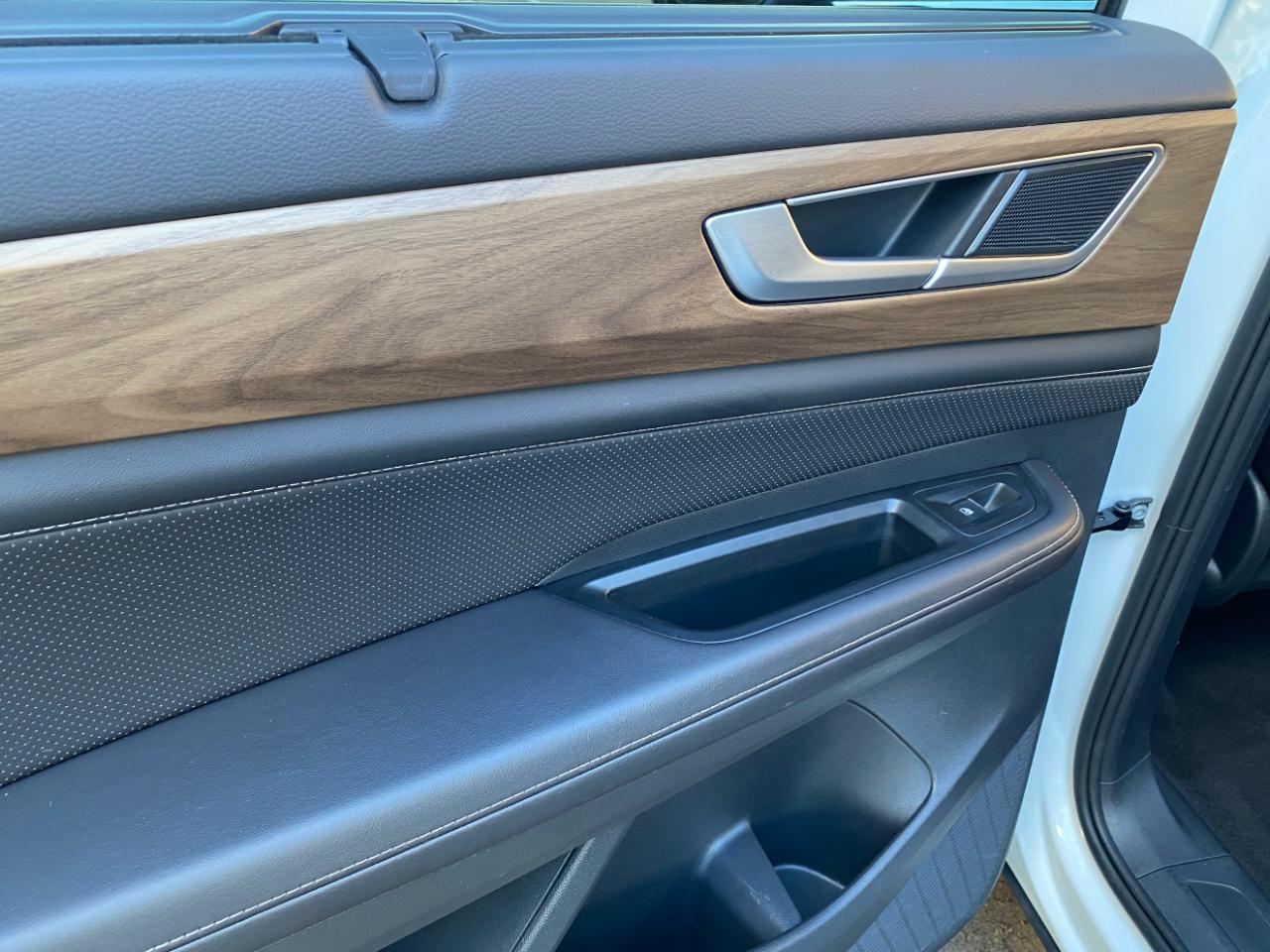 Volkswagen Atlas 2.0T SE w/Technology FWD 2025