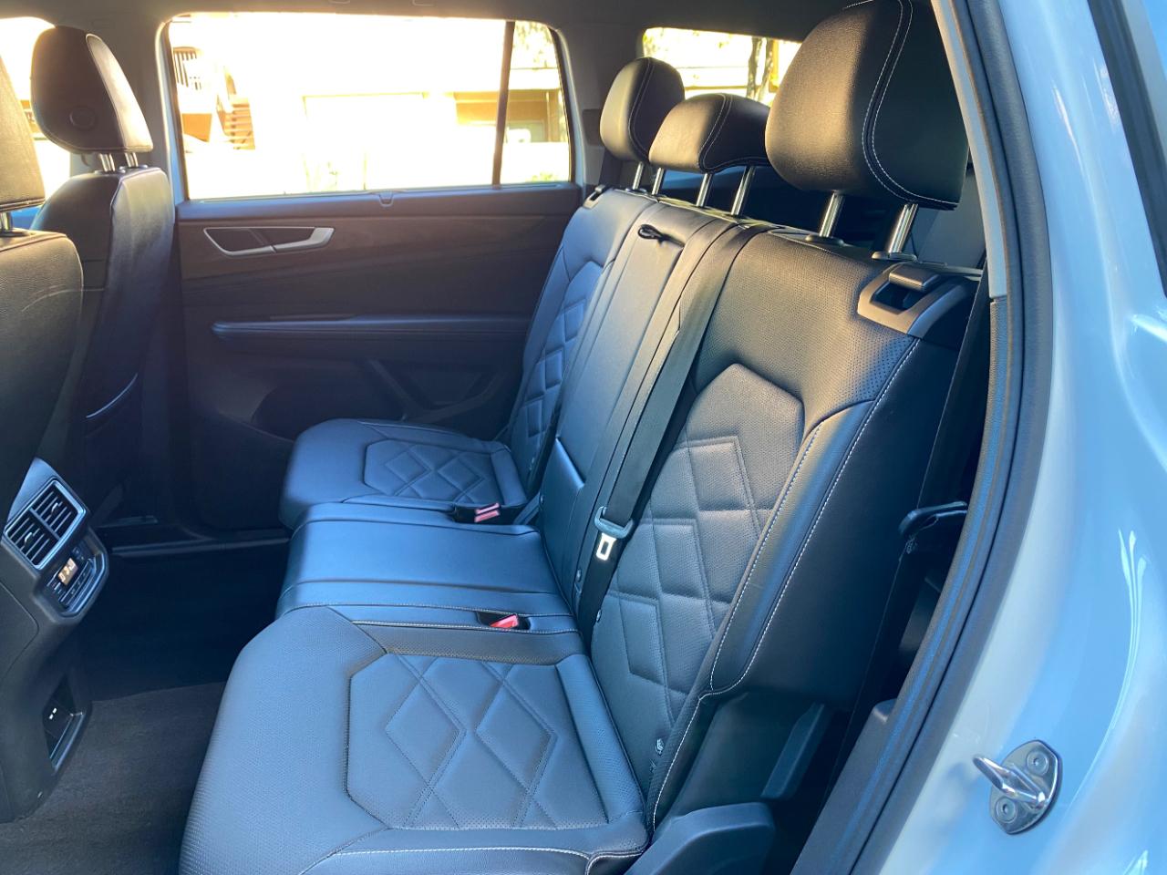 Volkswagen Atlas 2.0T SE w/Technology FWD 2025