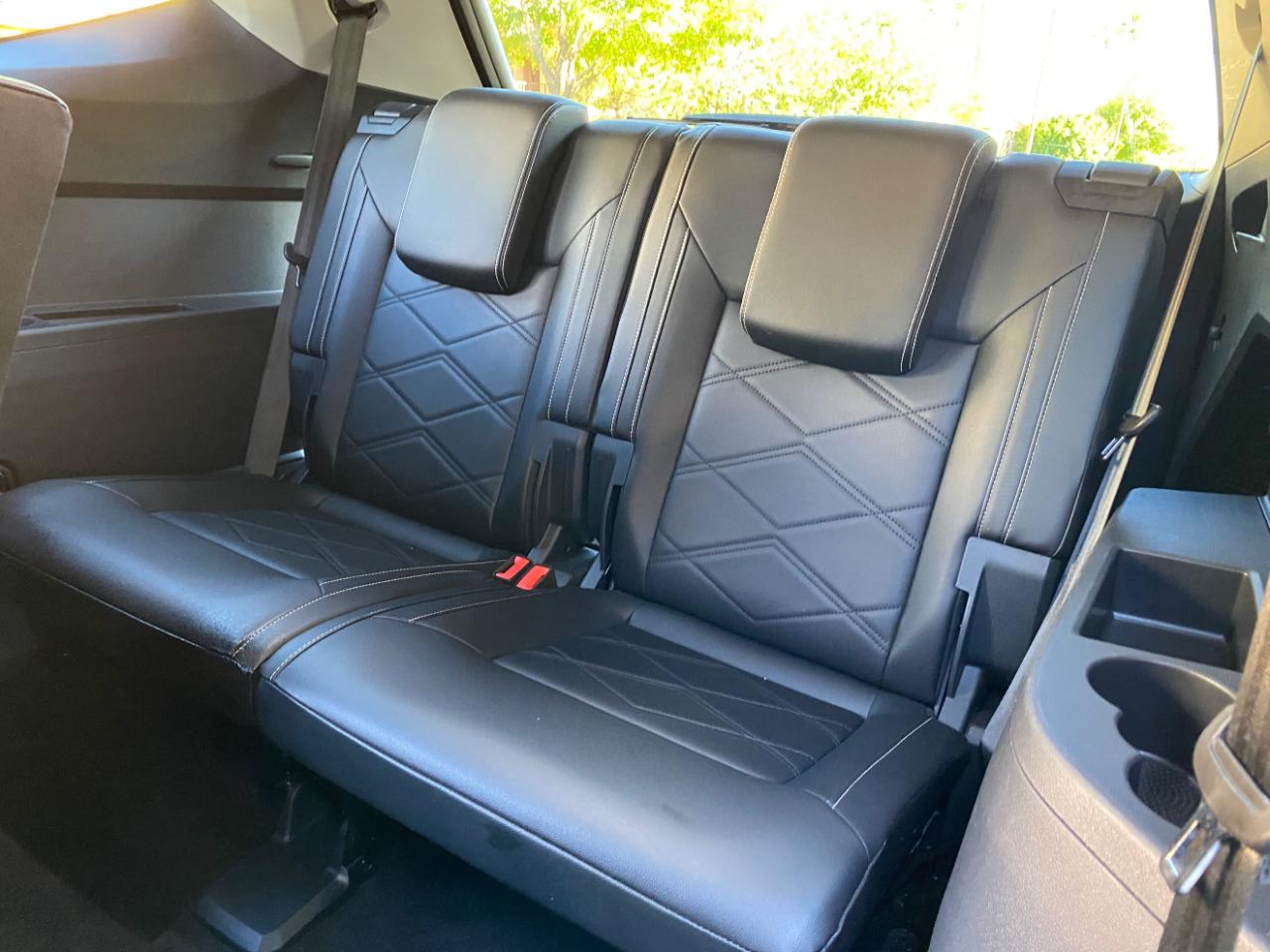 Volkswagen Atlas 2.0T SE w/Technology FWD 2025