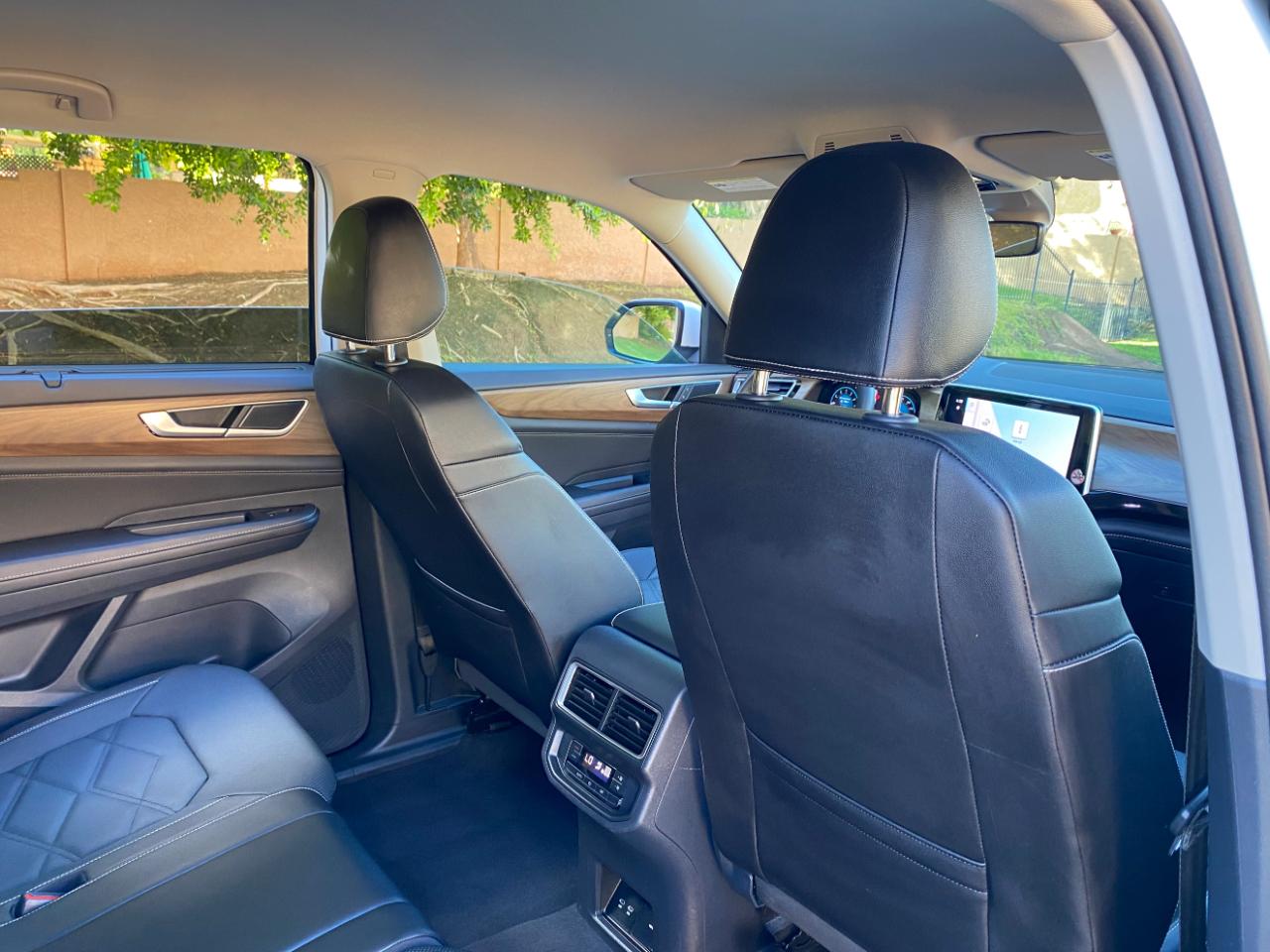Volkswagen Atlas 2.0T SE w/Technology FWD 2025