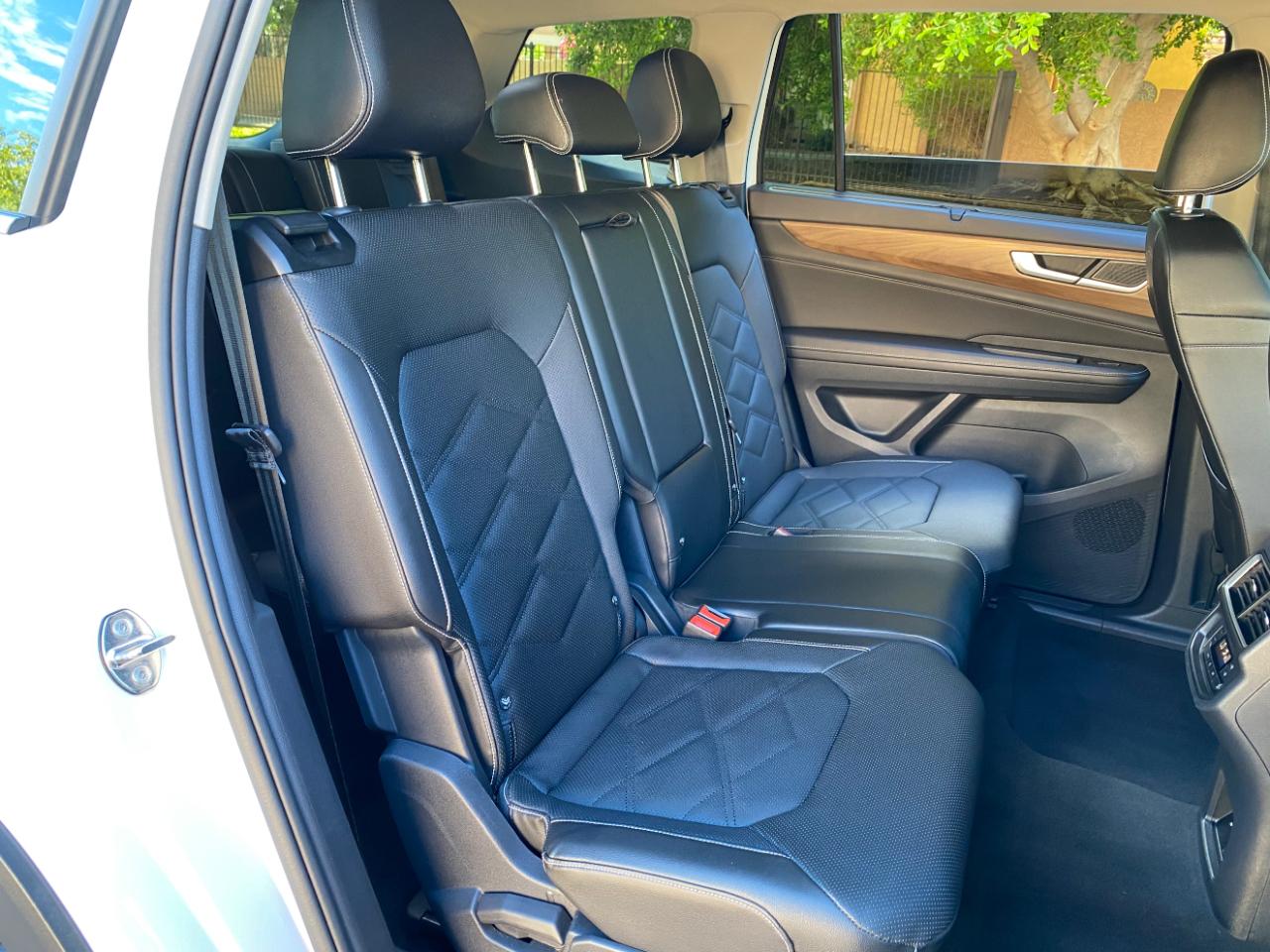 Volkswagen Atlas 2.0T SE w/Technology FWD 2025
