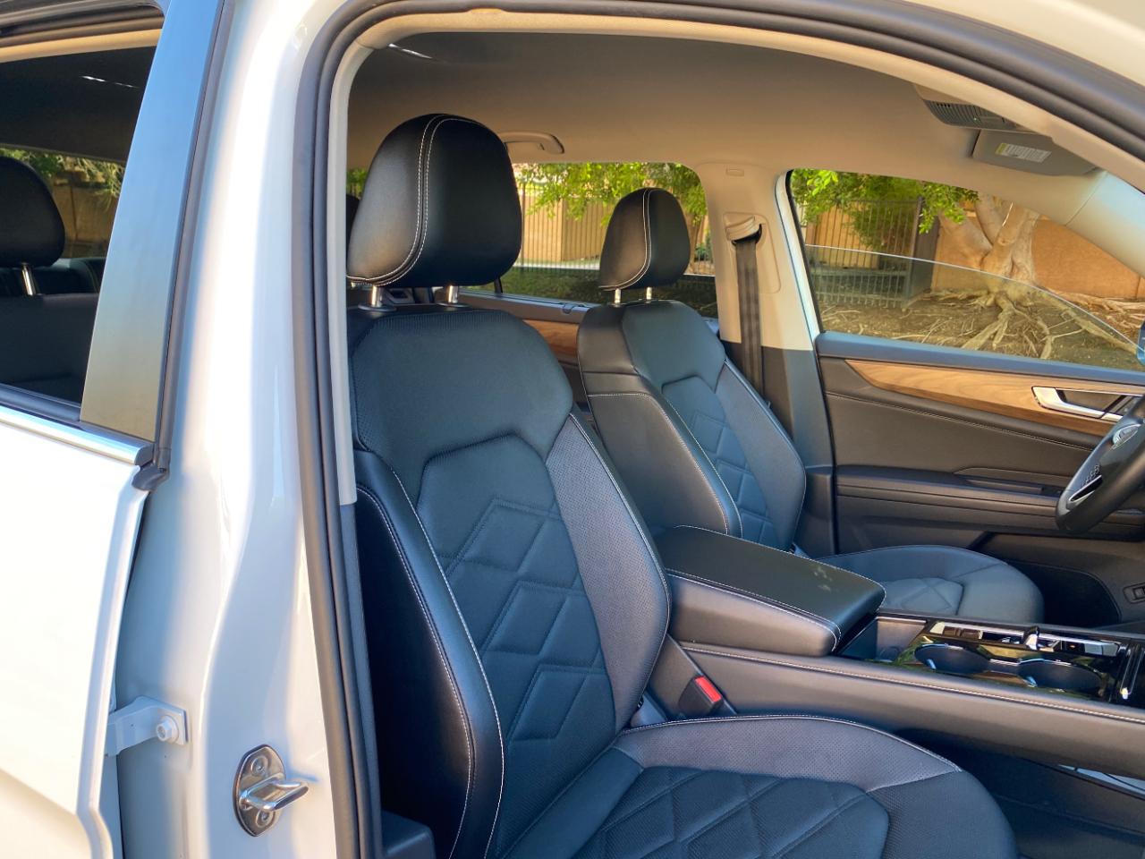 Volkswagen Atlas 2.0T SE w/Technology FWD 2025