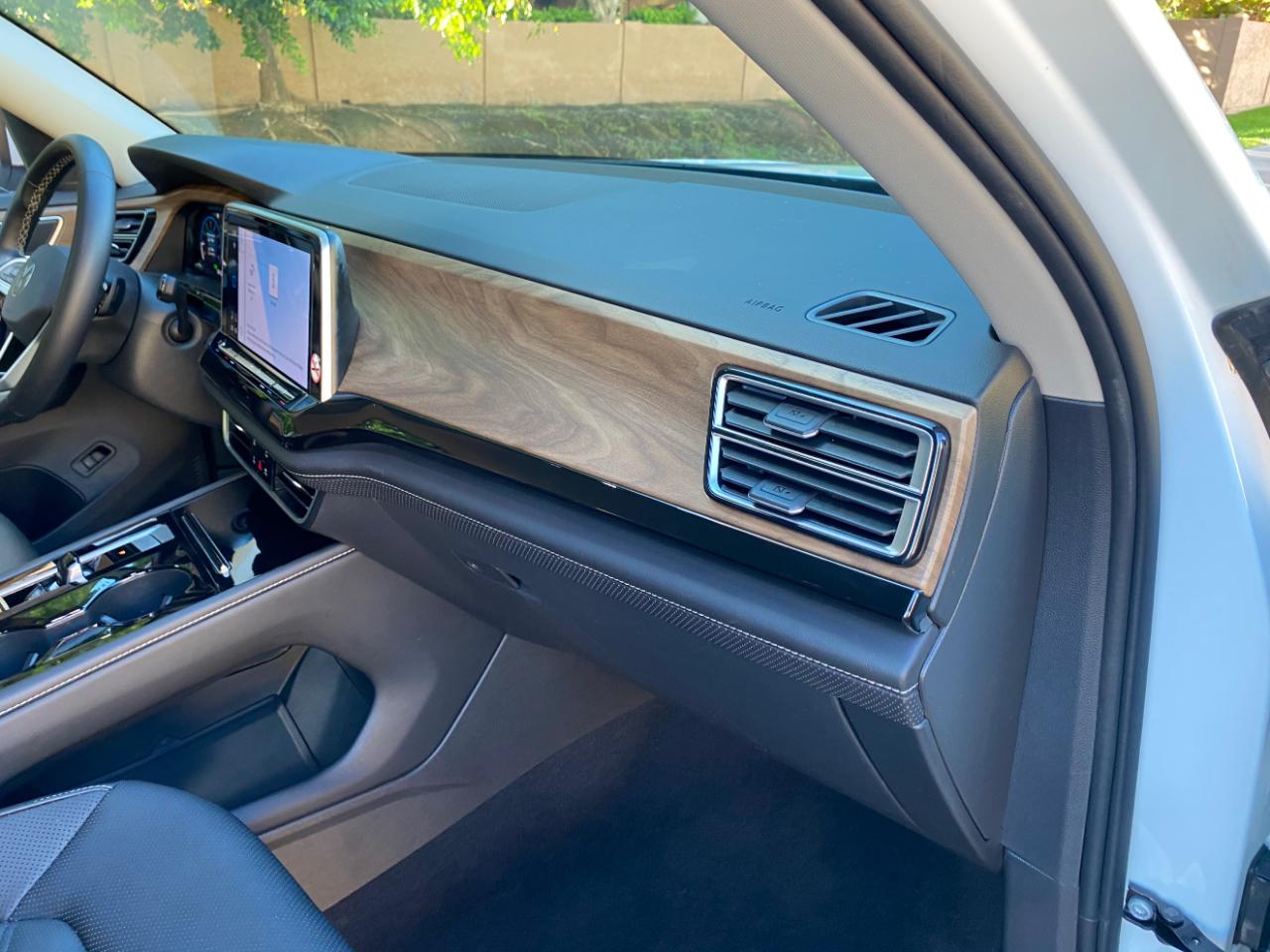 Volkswagen Atlas 2.0T SE w/Technology FWD 2025